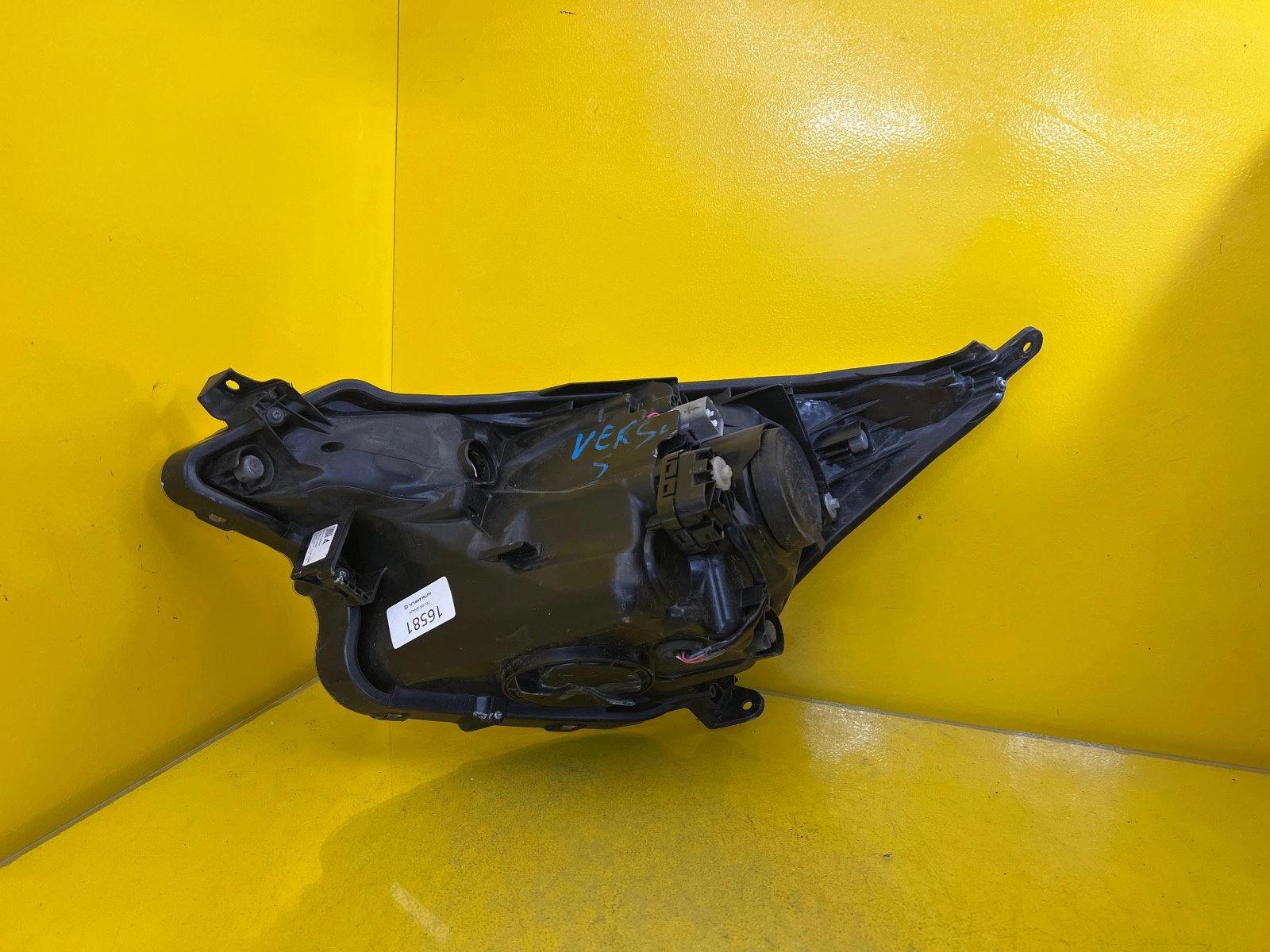 Reflektor Lampa Prawa TOYOTA VERSO S 12- LED 81110-52K00 Autolamps 3 Reflektor Lampa Prawa TOYOTA VERSO S 12- LED 81110-52K00