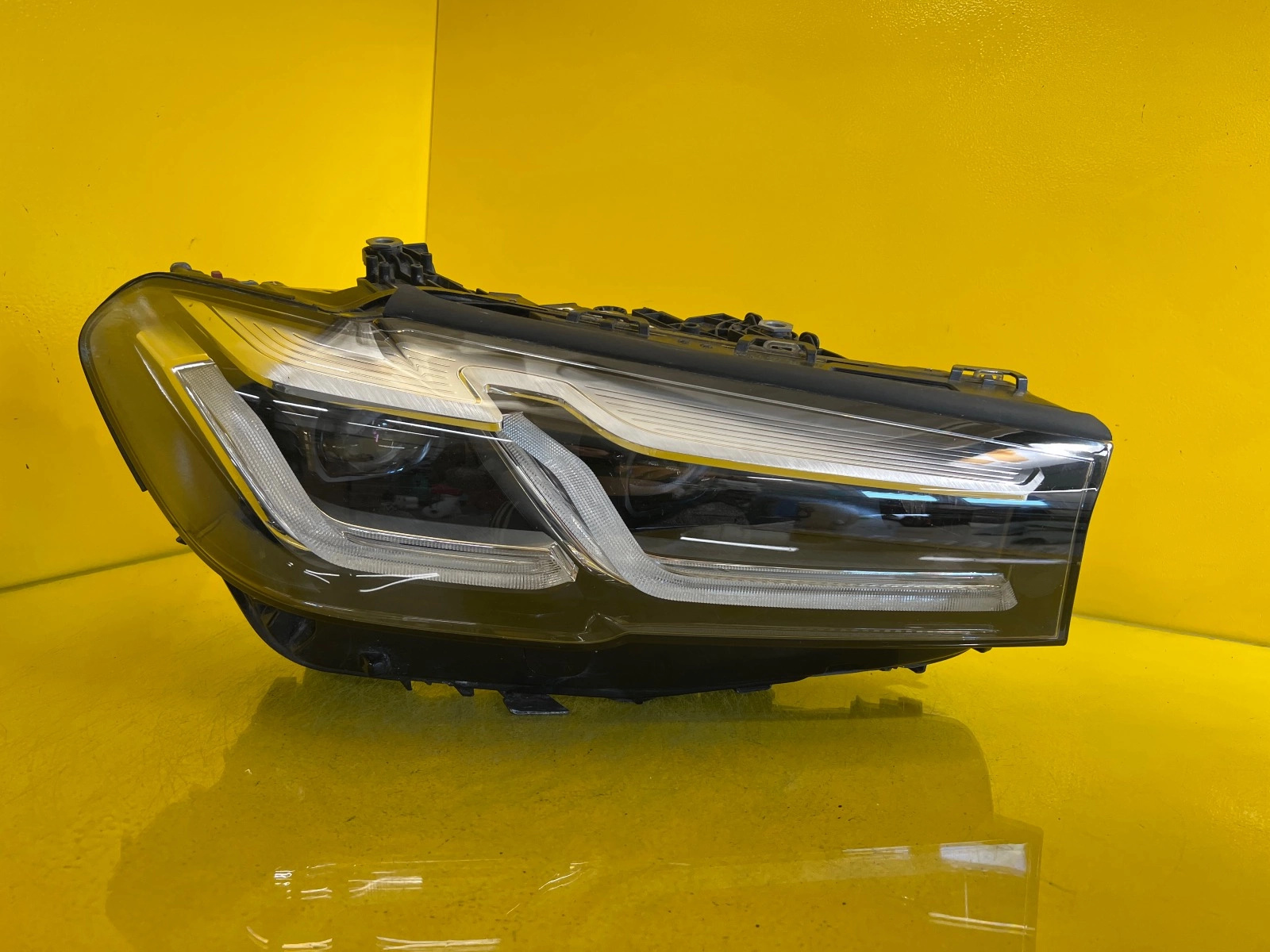 Reflektor Lampa Prawa BMW 5 G30 G31 LIFT FULL LED 9850582-05 Autolamps Reflektor Lampa Prawa BMW 5 G30 G31 LIFT FULL LED 9850582-05