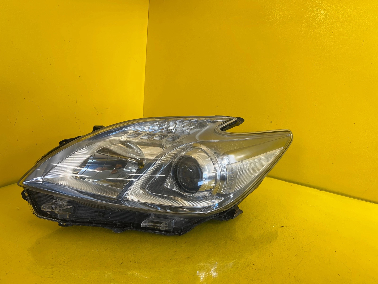 Reflektor Lampa Lewa TOYOTA PRIUS III 09-14 Autolamps Reflektor Lampa Lewa TOYOTA PRIUS III 09-14