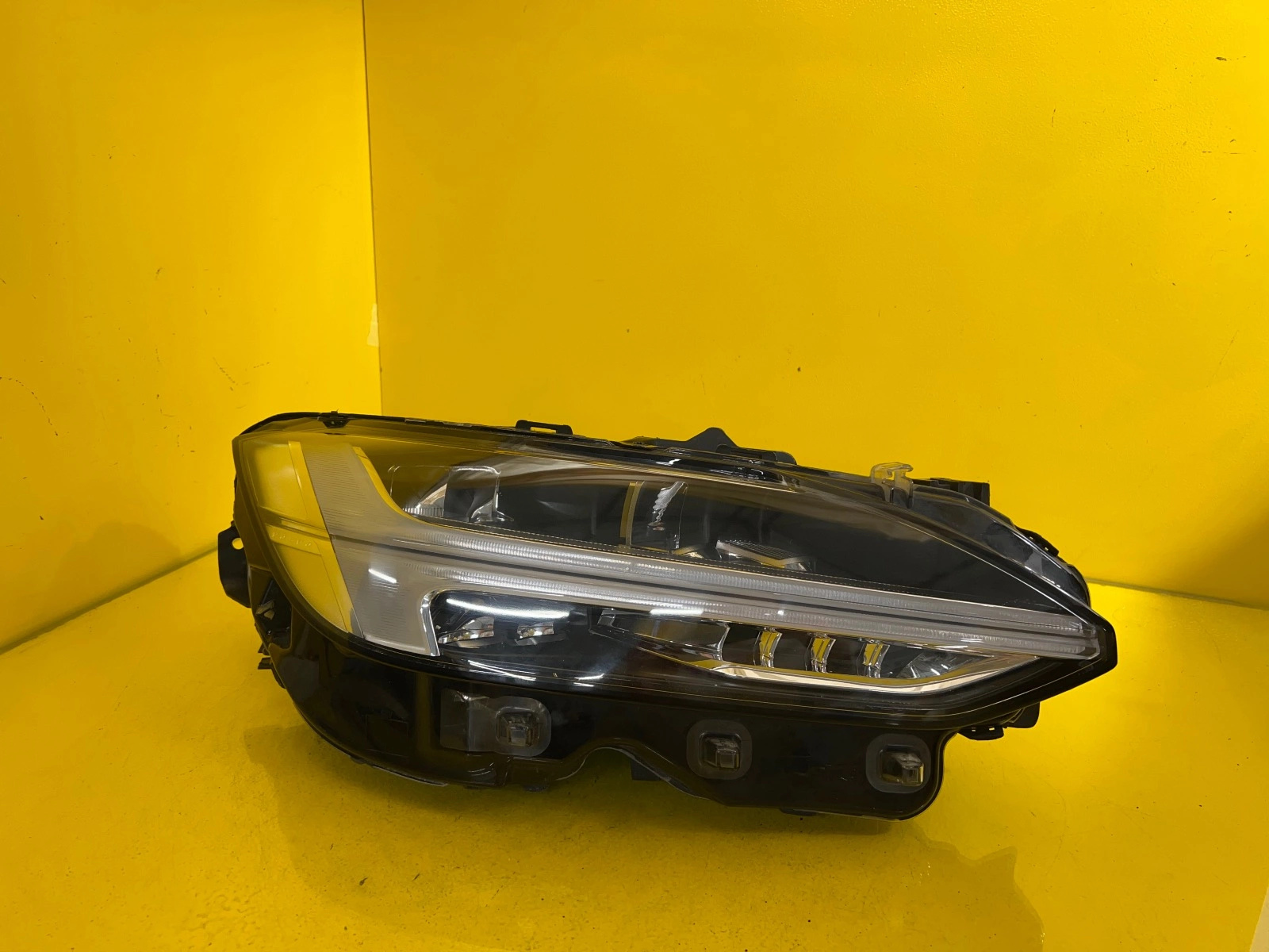 Reflektor Lampa Prawa Volvo V90 S90 FULL LED 31655759 Autolamps Reflektor Lampa Prawa Volvo V90 S90 FULL LED 31655759