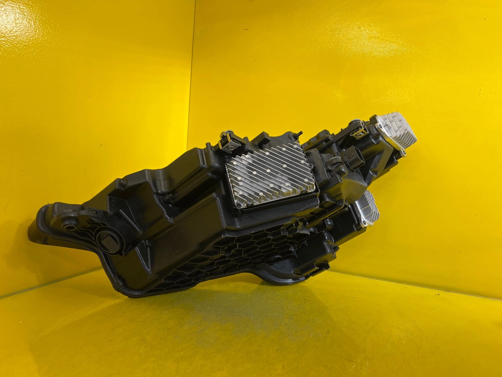 Reflektor Lampa Prawa Audi E-TRON FULL LED 4KE941040 Autolamps 3 Reflektor Lampa Prawa Audi E-TRON FULL LED 4KE941040