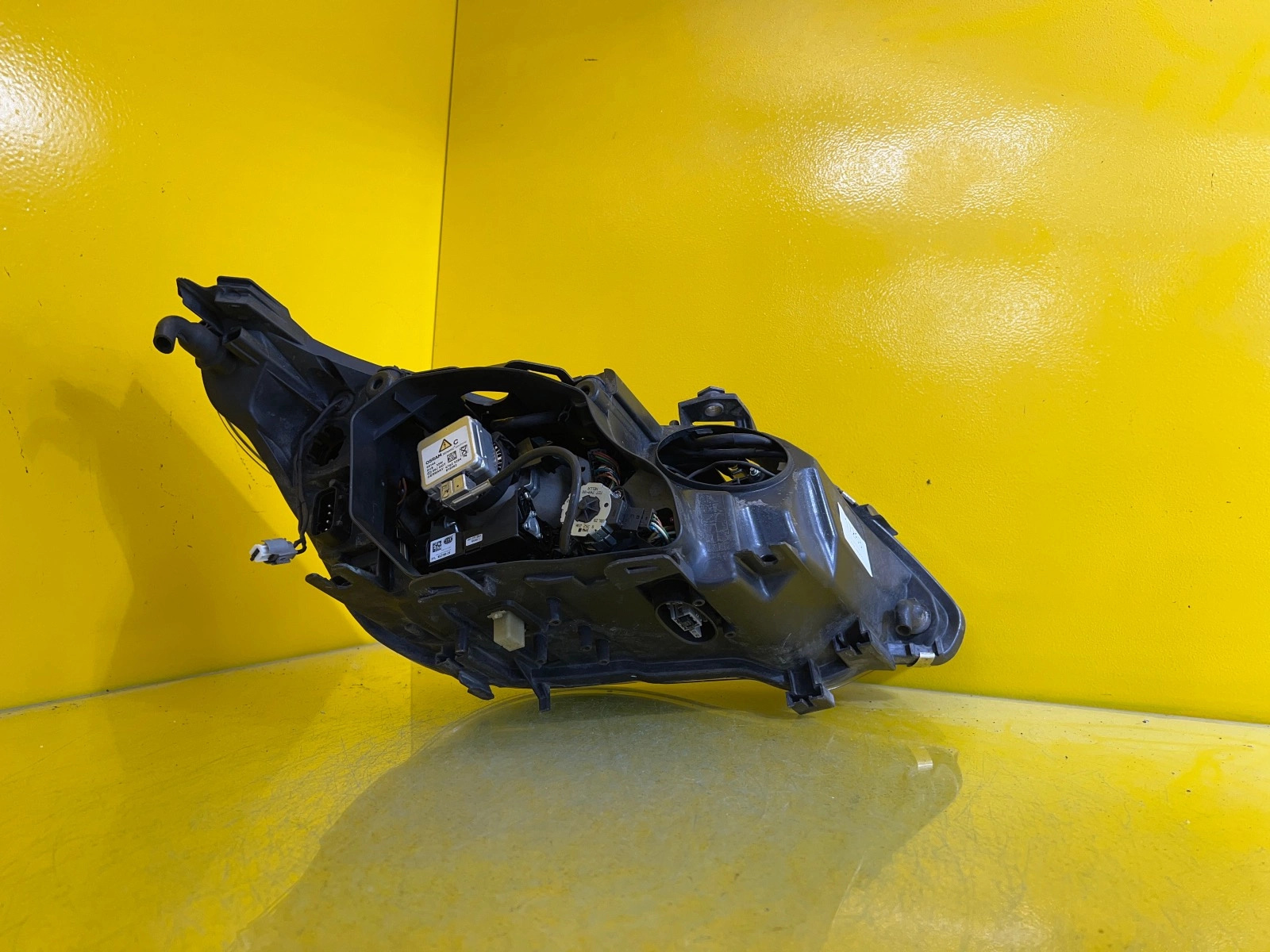 Reflektor Lampa Lewa BMW E60 E61 Xenon 2003-2007 D1S Autolamps 3 Reflektor Lampa Lewa BMW E60 E61 Xenon 2003-2007 D1S