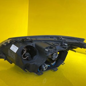 Reflektor Lampa Prawa BMW E60 E61 Xenon 03-07 7044672-05 D2S