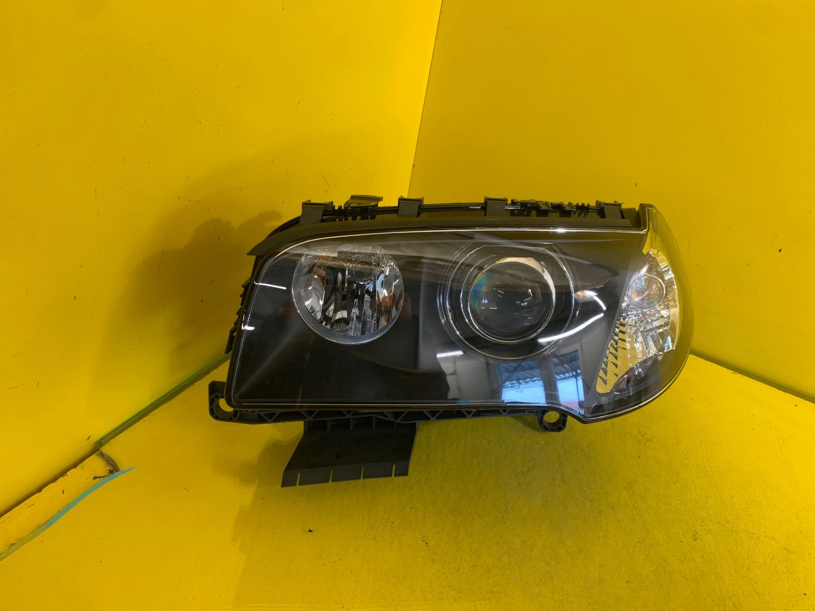 Reflektor Lampa Lewa BMW X3 E83 XENON skrętny Autolamps Reflektor Lampa Lewa BMW X3 E83 XENON skrętny