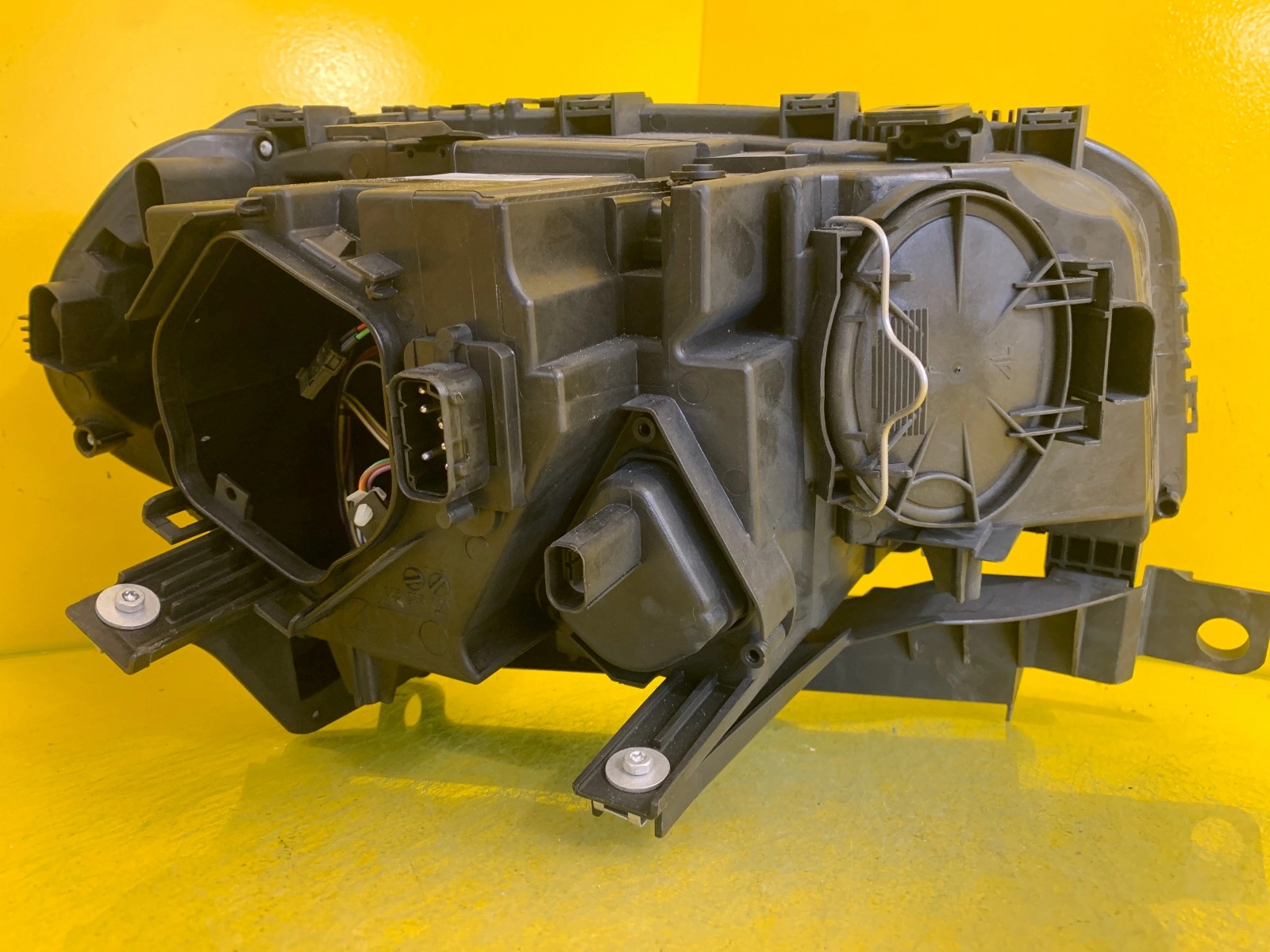 Reflektor Lampa Lewa BMW X3 E83 XENON skrętny Autolamps 4 Reflektor Lampa Lewa BMW X3 E83 XENON skrętny