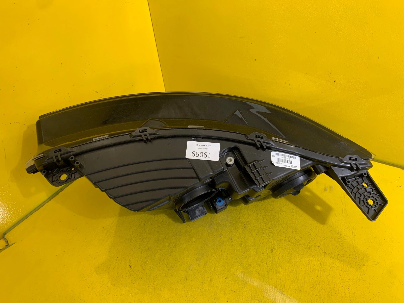 Reflektor Lampa Prawa FORD EDGE MK2 14-18 EU GT4B-13W029-C Autolamps 2 Reflektor Lampa Prawa FORD EDGE MK2 14-18 EU GT4B-13W029-C