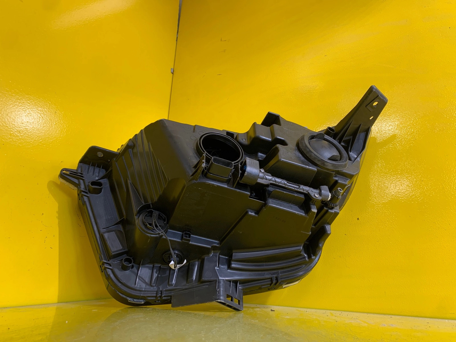 Reflektor Lampa Prawa FORD EDGE MK2 14-18 EU GT4B-13W029-C Autolamps 4 Reflektor Lampa Prawa FORD EDGE MK2 14-18 EU GT4B-13W029-C