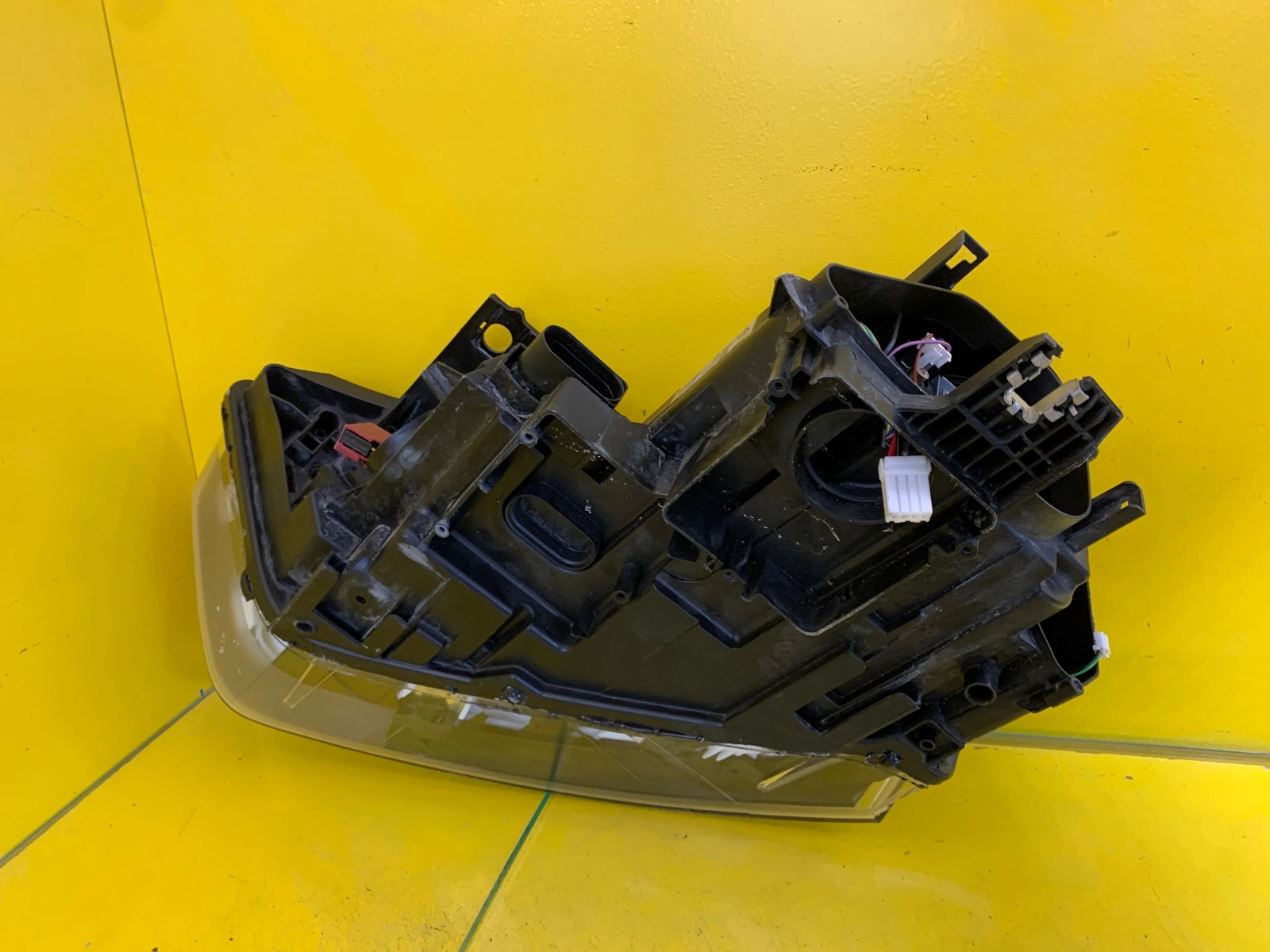 Reflektor Lampa Prawa Audi Q3 11-14 Xenon Led 8U0941044 Autolamps 5 Reflektor Lampa Prawa Audi Q3 11-14 Xenon Led 8U0941044