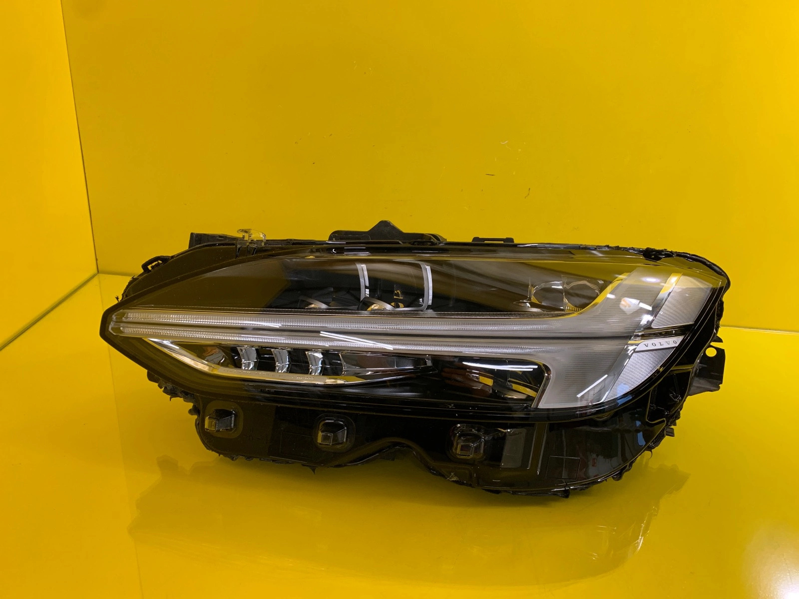 Reflektor Lampa Lewa Volvo V90 S90 Led 32228676 Autolamps Reflektor Lampa Lewa Volvo V90 S90 Led 32228676