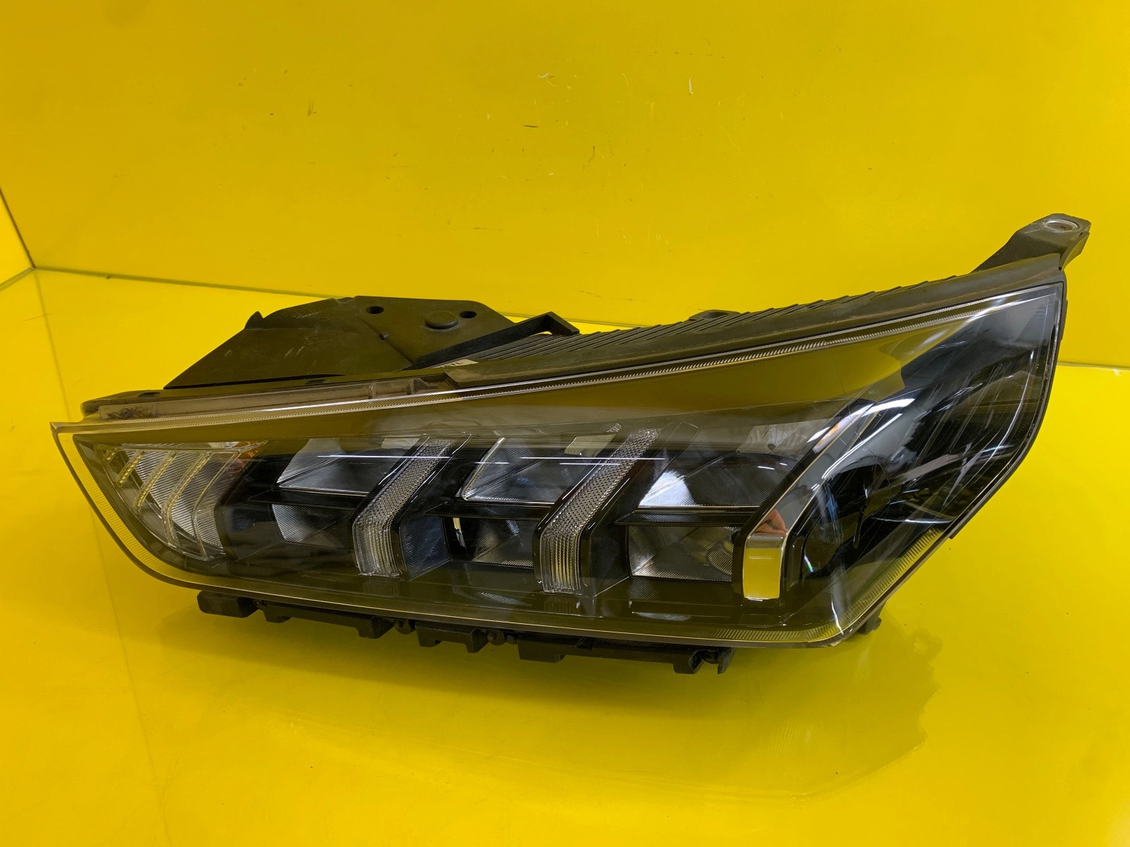 Reflektor Lampa Lewa Hyundai Ioniq Lift Full Led 2020- Autolamps Reflektor Lampa Lewa Hyundai Ioniq Lift Full Led 2020-