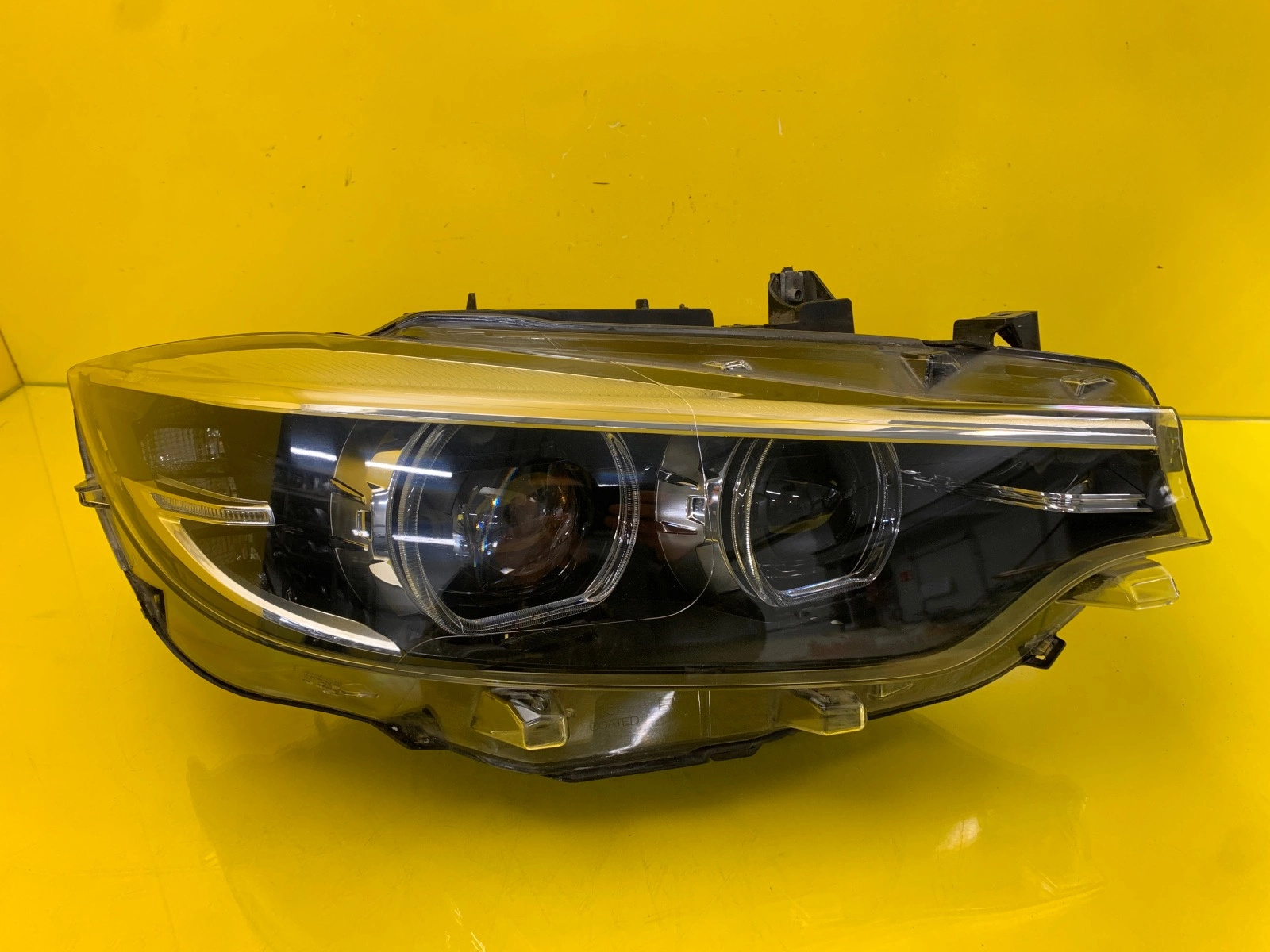 Reflektor Lampa prawa BMW 4 F32 F33 F36 LCI Led 8738700-03 Autolamps Reflektor Lampa prawa BMW 4 F32 F33 F36 LCI Led 8738700-03