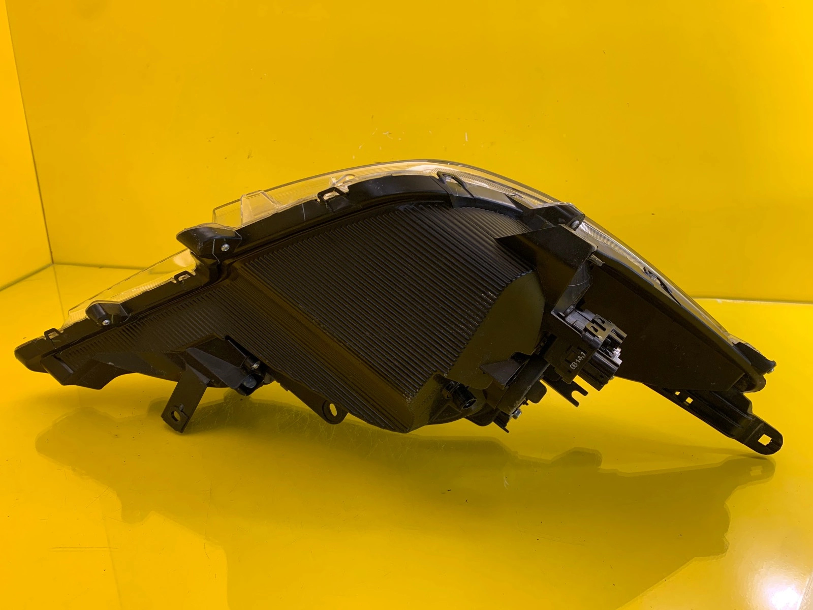 Reflektor Lampa Lewa Przednia Mitsubischi Space Star I Lift Autolamps 6 Reflektor Lampa Lewa Przednia Mitsubischi Space Star I Lift