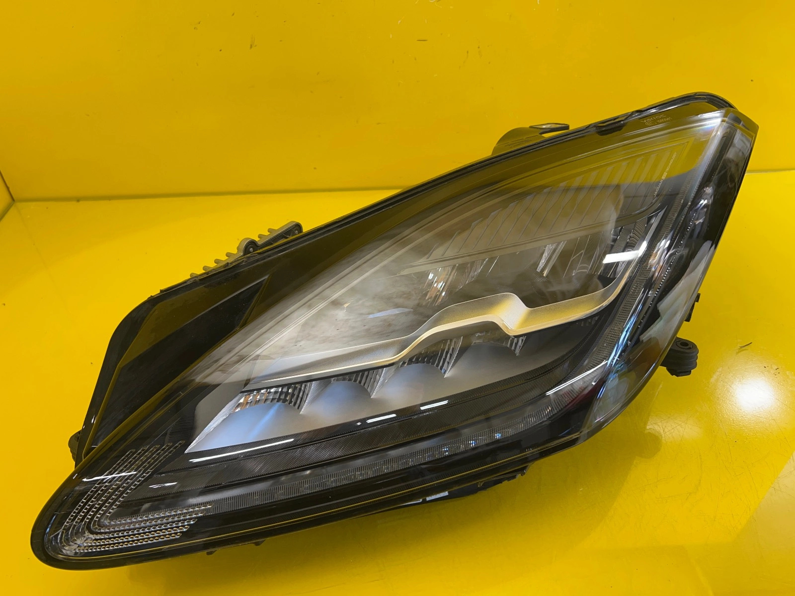 Reflektor Lampa Lewa Jaguar E-Pace Full Led J9C3-13W030-ED Autolamps Reflektor Lampa Lewa Jaguar E-Pace Full Led J9C3-13W030-ED