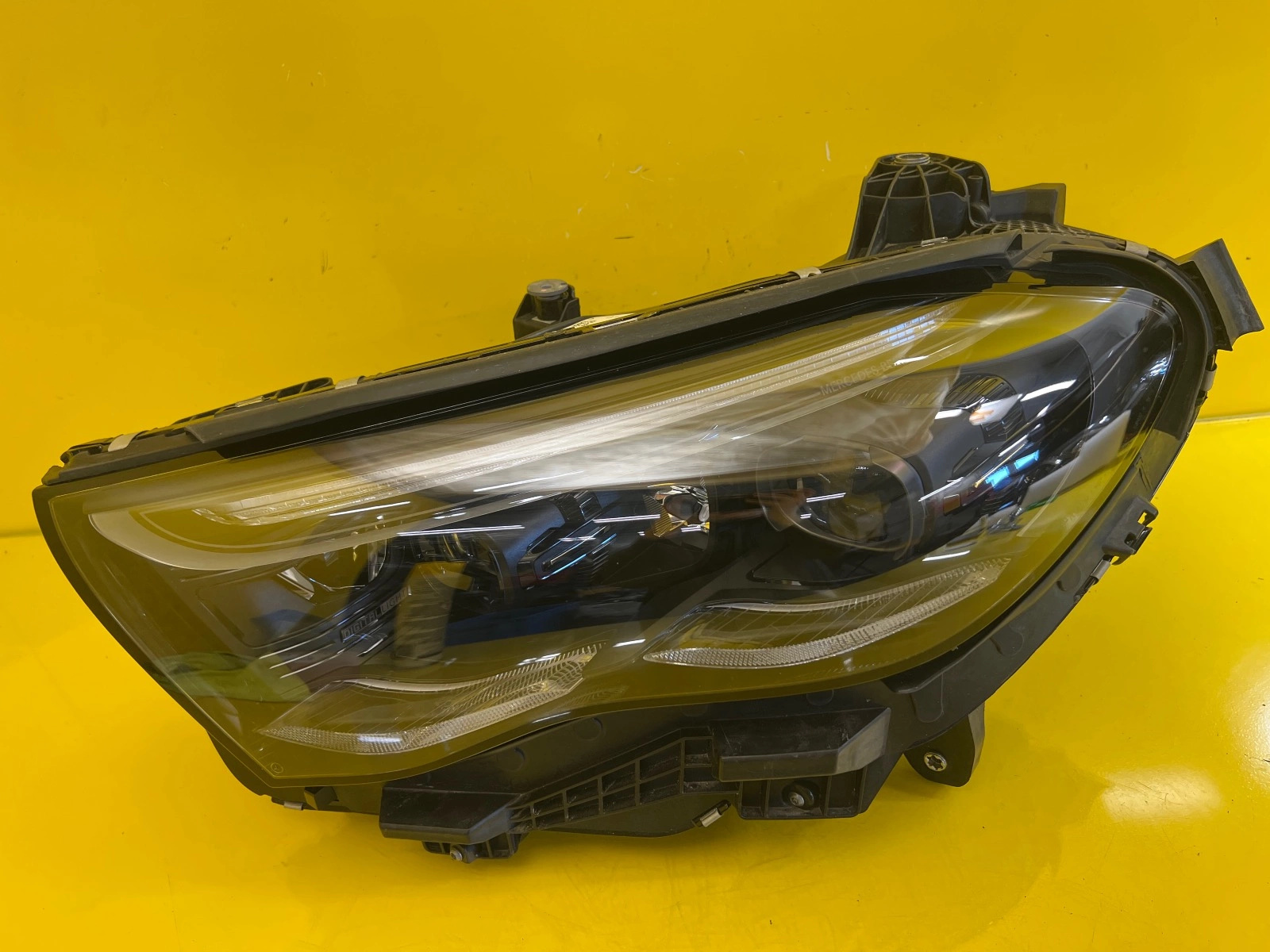 Reflektor Lampa Lewa Mercedes E-klasa W214 Digital Light A2149064102 Autolamps Reflektor Lampa Lewa Mercedes E-klasa W214 Digital Light A2149064102