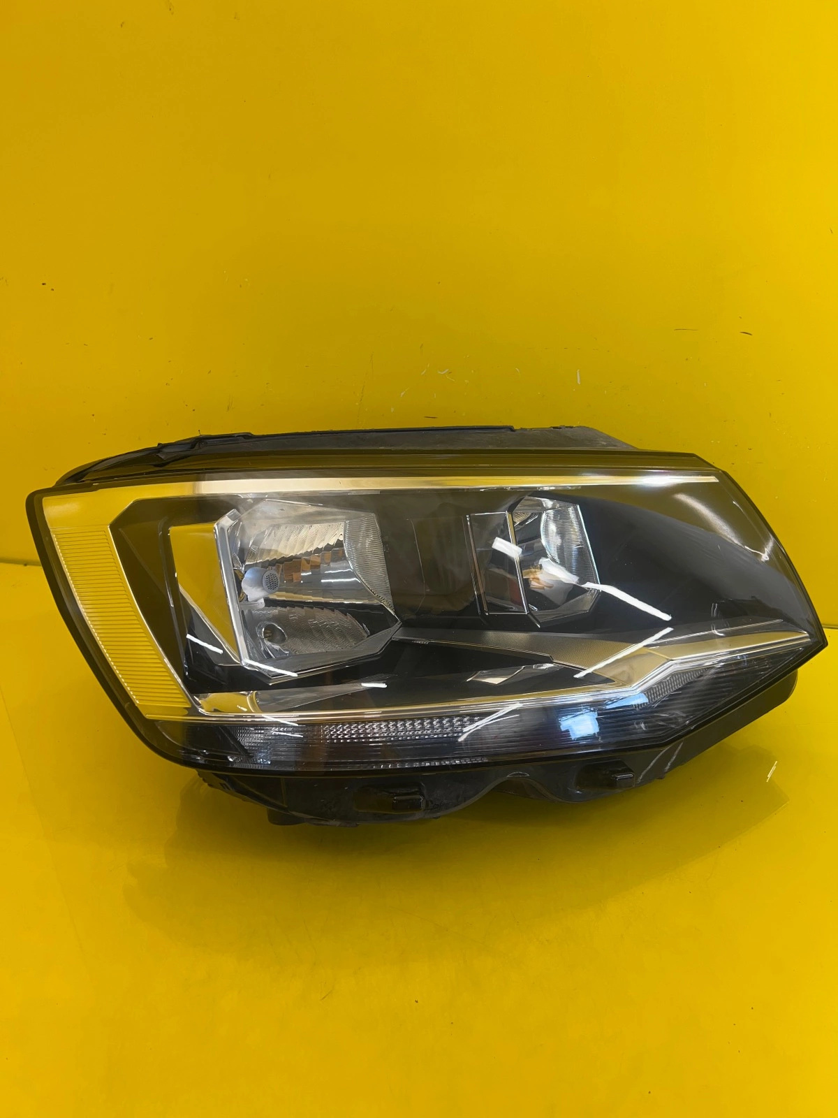 Reflektor Lampa Prawa Przednia VW T6 Transporter 7E 15- 7E1941006 Autolamps 2 Reflektor Lampa Prawa Przednia VW T6 Transporter 7E 15- 7E1941006