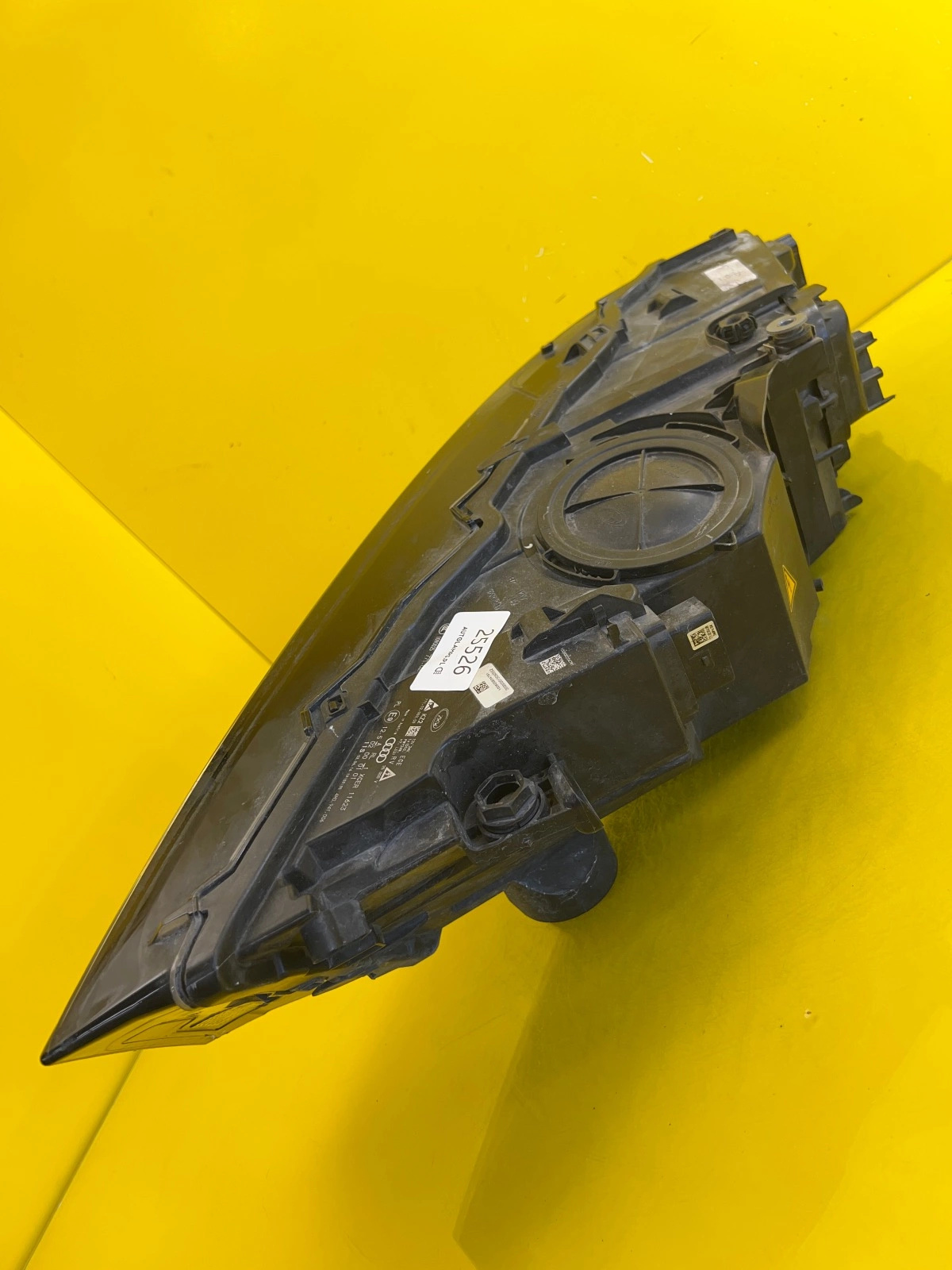 Reflektor Lampa Prawa Przednia Audi Q7 Bi-Xenon Led 4M0941006 Autolamps 4 Reflektor Lampa Prawa Przednia Audi Q7 Bi-Xenon Led 4M0941006