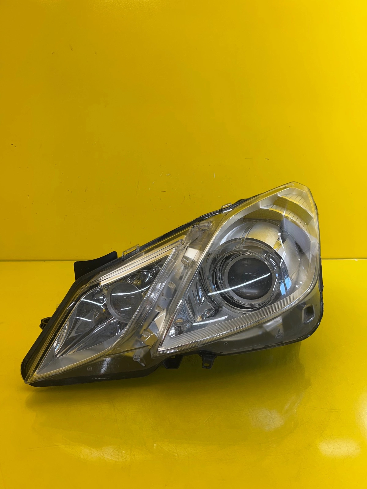 Reflektor Lampa Lewa Mercedes E-Klasa W207 Bi-Xenon 09-13 A207 Autolamps Reflektor Lampa Lewa Mercedes E-Klasa W207 Bi-Xenon 09-13 A207
