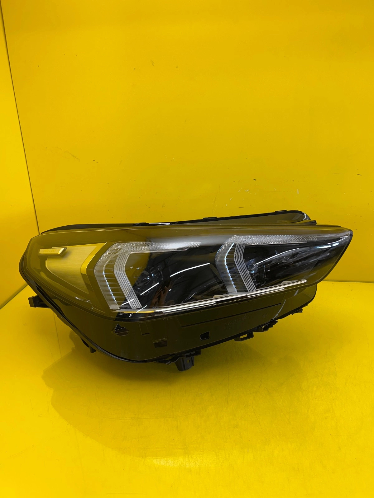 Reflektor Lampa prawa BMW X1 U11 22- Full Led 5A5BD52-02 Autolamps Reflektor Lampa prawa BMW X1 U11 22- Full Led 5A5BD52-02