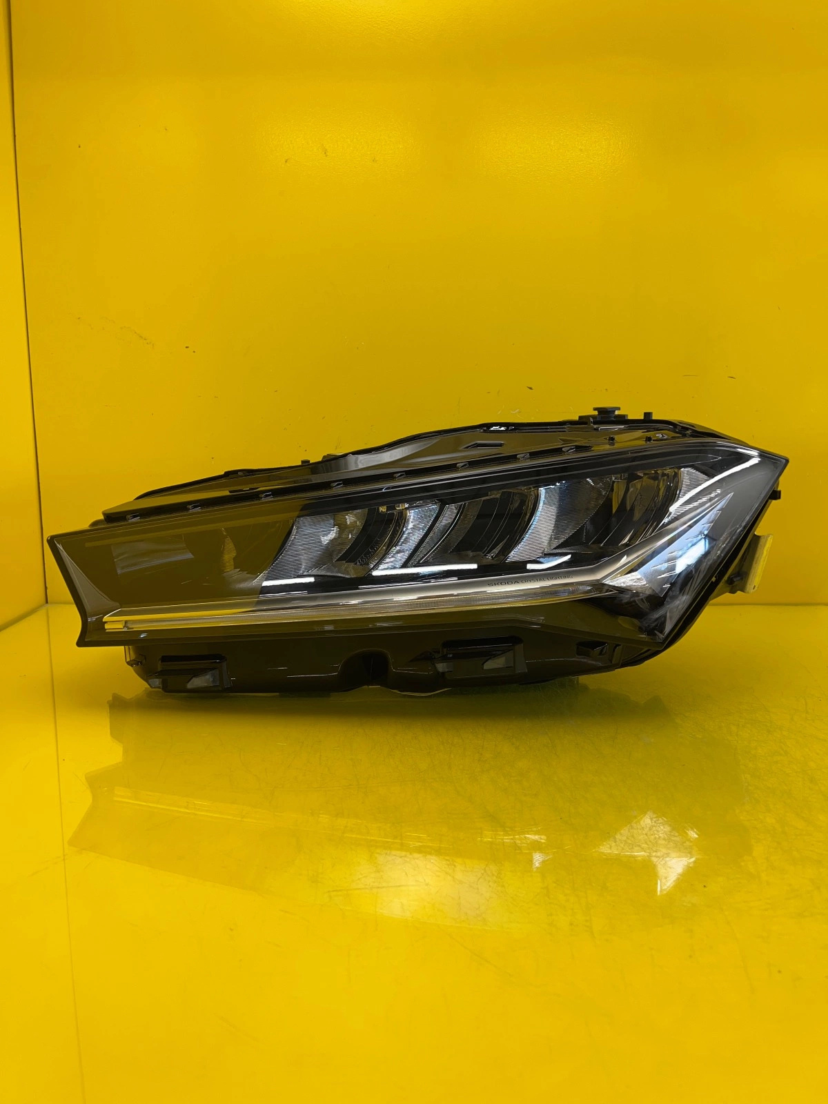 Reflektor Lampa Lewa Przednia Skoda Superb IV 3P 3P1941015 Autolamps Reflektor Lampa Lewa Przednia Skoda Superb IV 3P 3P1941015