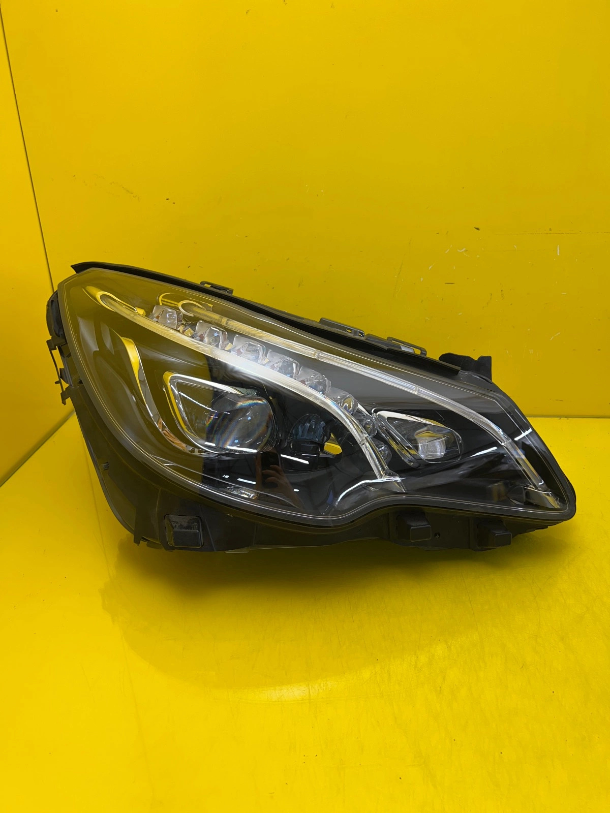 Reflektor Lampa prawa Mercedes E-Klasa W207 Lift Full Led ILS A2079064000 Autolamps Reflektor Lampa prawa Mercedes E-Klasa W207 Lift Full Led ILS A2079064000