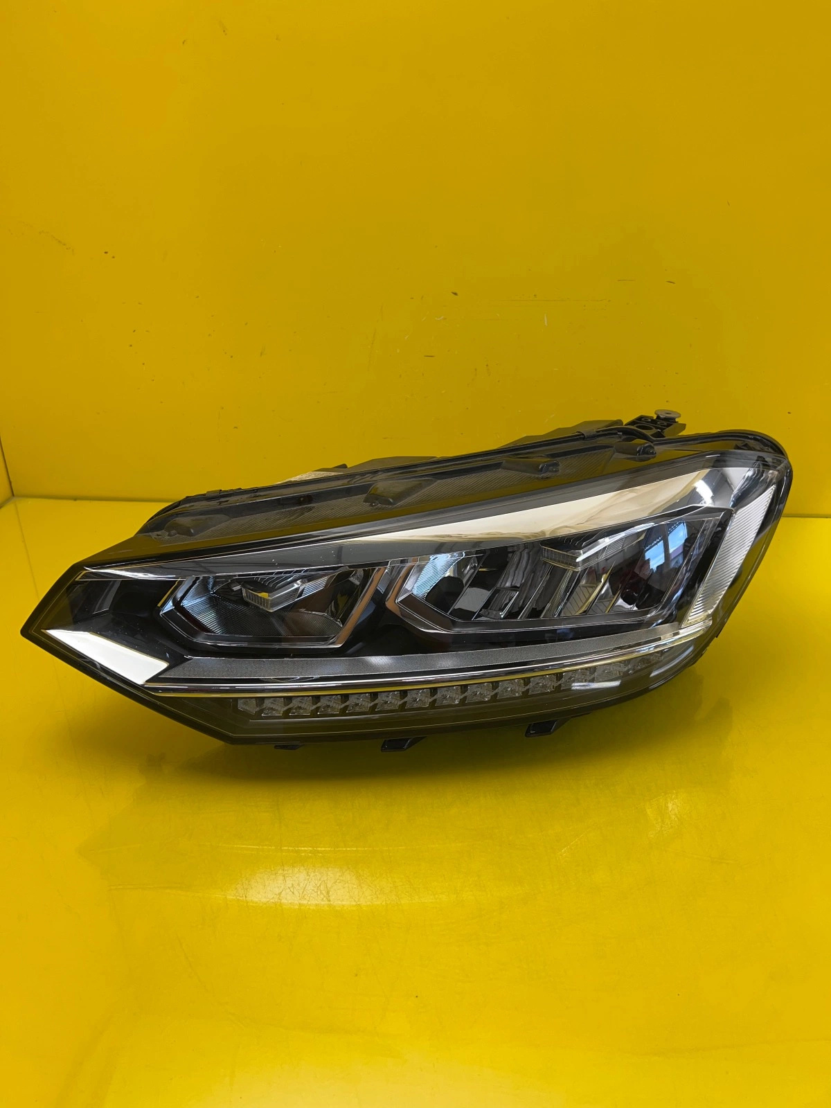 Reflektor Lampa Lewa VW Touran 5TB Full Led 5TB941035E Autolamps Reflektor Lampa Lewa VW Touran 5TB Full Led 5TB941035E