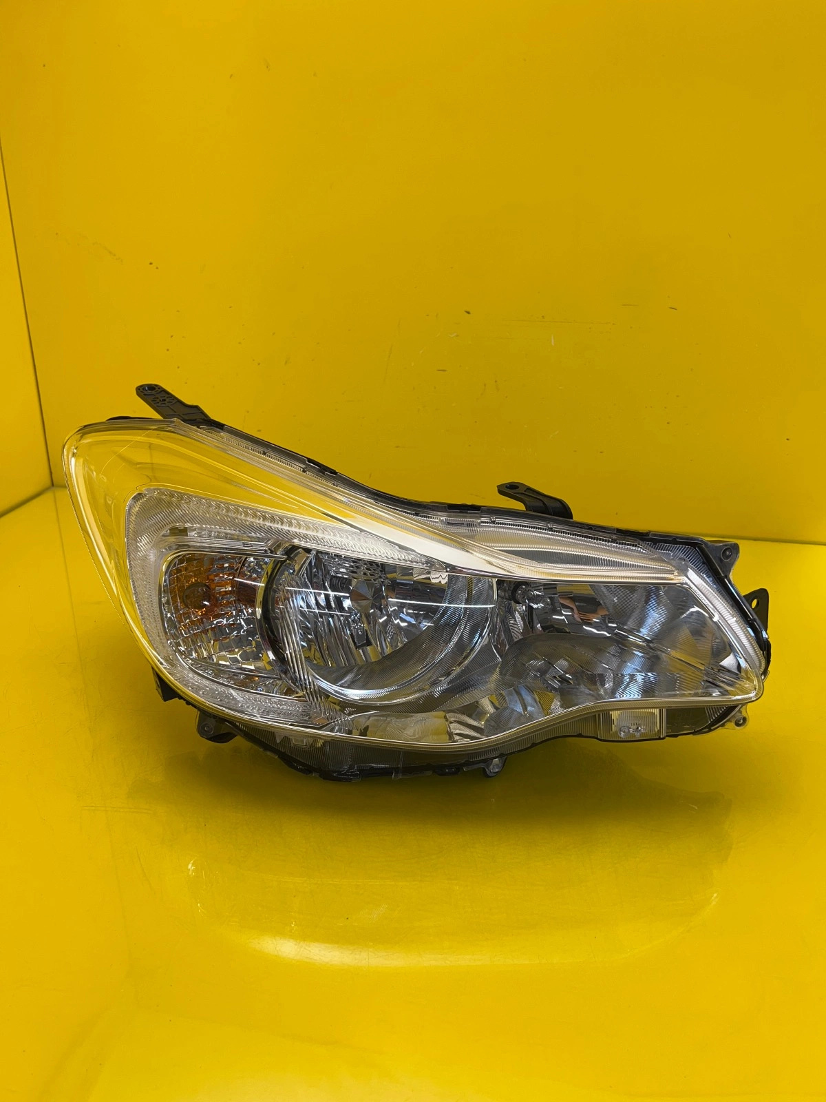 Reflektor Lampa Prawa Przednia Subaru Impreza XV 2011- Autolamps Reflektor Lampa Prawa Przednia Subaru Impreza XV 2011-