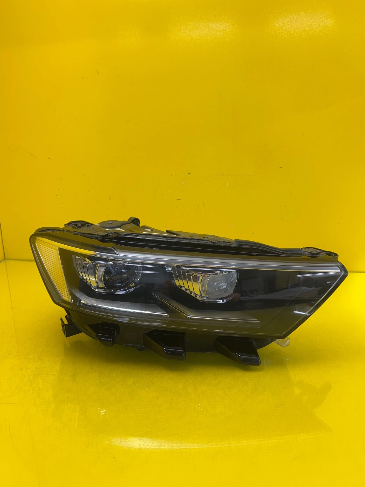 Reflektor Lampa Prawa VW T-ROC Full Led 2GA941036D Autolamps Reflektor Lampa Prawa VW T-ROC Full Led 2GA941036D