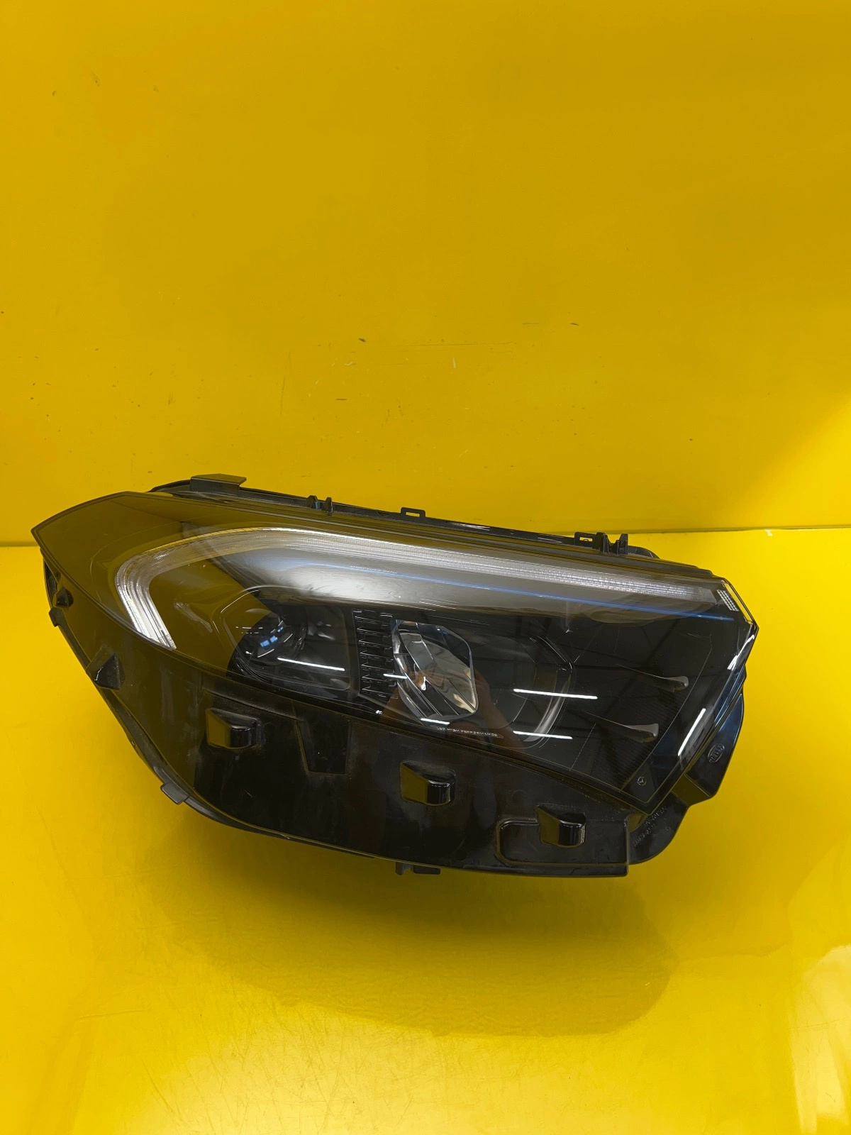 Reflektor Lampa Prawa Mercedes EQB EQA W243 Full Led A2439069000 Autolamps Reflektor Lampa Prawa Mercedes EQB EQA W243 Full Led A2439069000