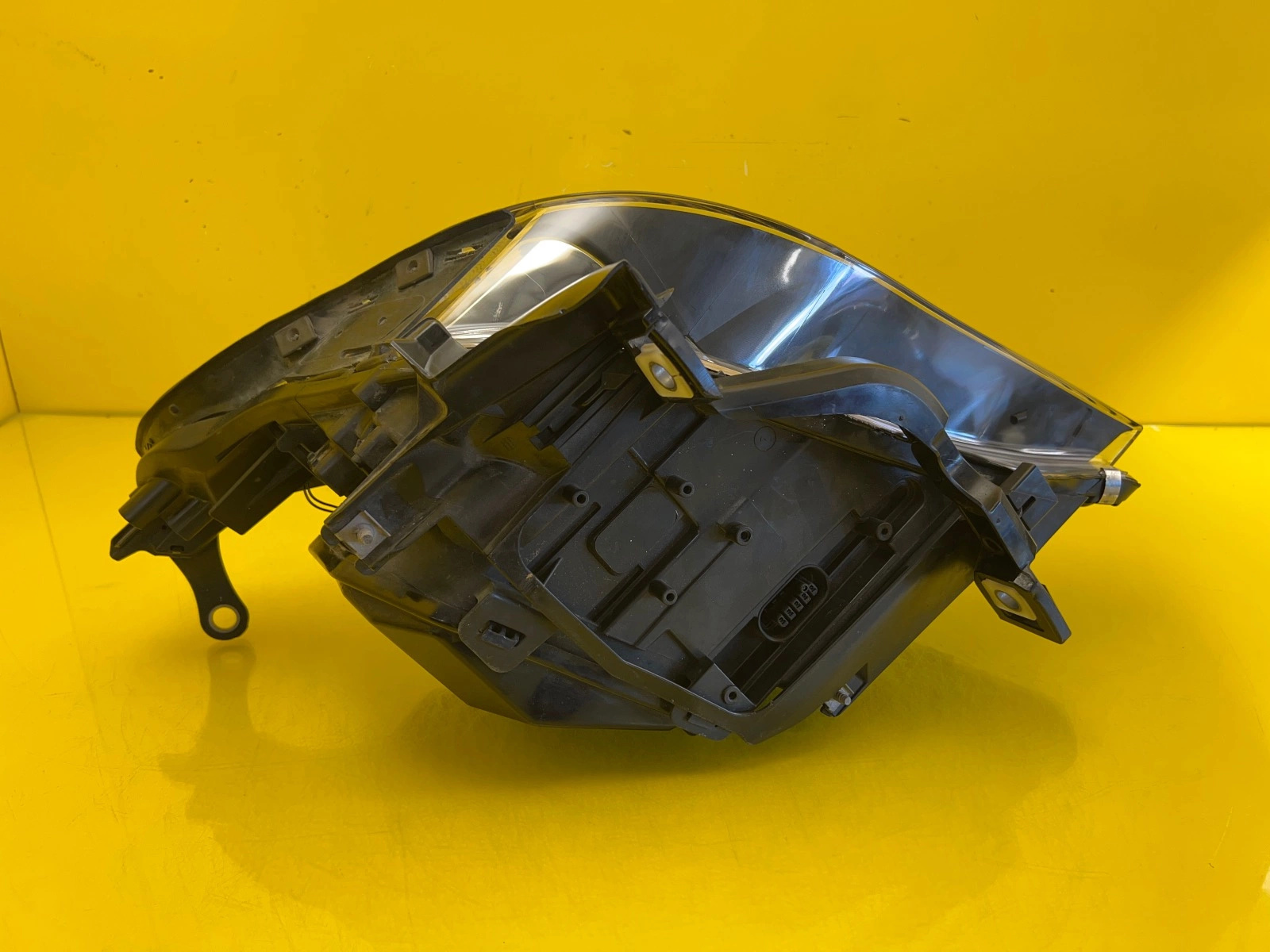 Reflektor Lampa Prawa BMW 5 E60 E61 03-06 Xenon Nieskrętna D2S Autolamps 5 Reflektor Lampa Prawa BMW 5 E60 E61 03-06 Xenon Nieskrętna D2S