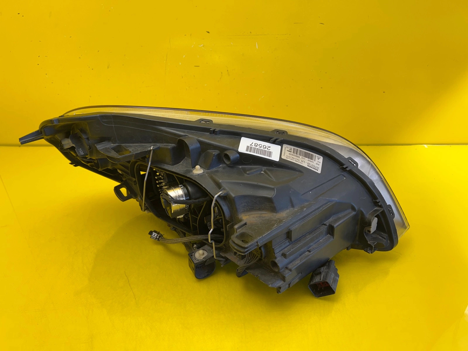 Reflektor Lampa Lewa Volvo S60 V60 XC60 10-13 Bi-Xenon 30763135 Autolamps 4 Reflektor Lampa Lewa Volvo S60 V60 XC60 10-13 Bi-Xenon 30763135