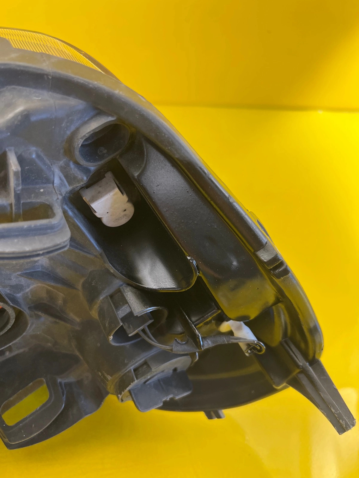 Reflektor Lampa Lewa Volvo S60 V60 XC60 10-13 Bi-Xenon 30763135 Autolamps 6 Reflektor Lampa Lewa Volvo S60 V60 XC60 10-13 Bi-Xenon 30763135