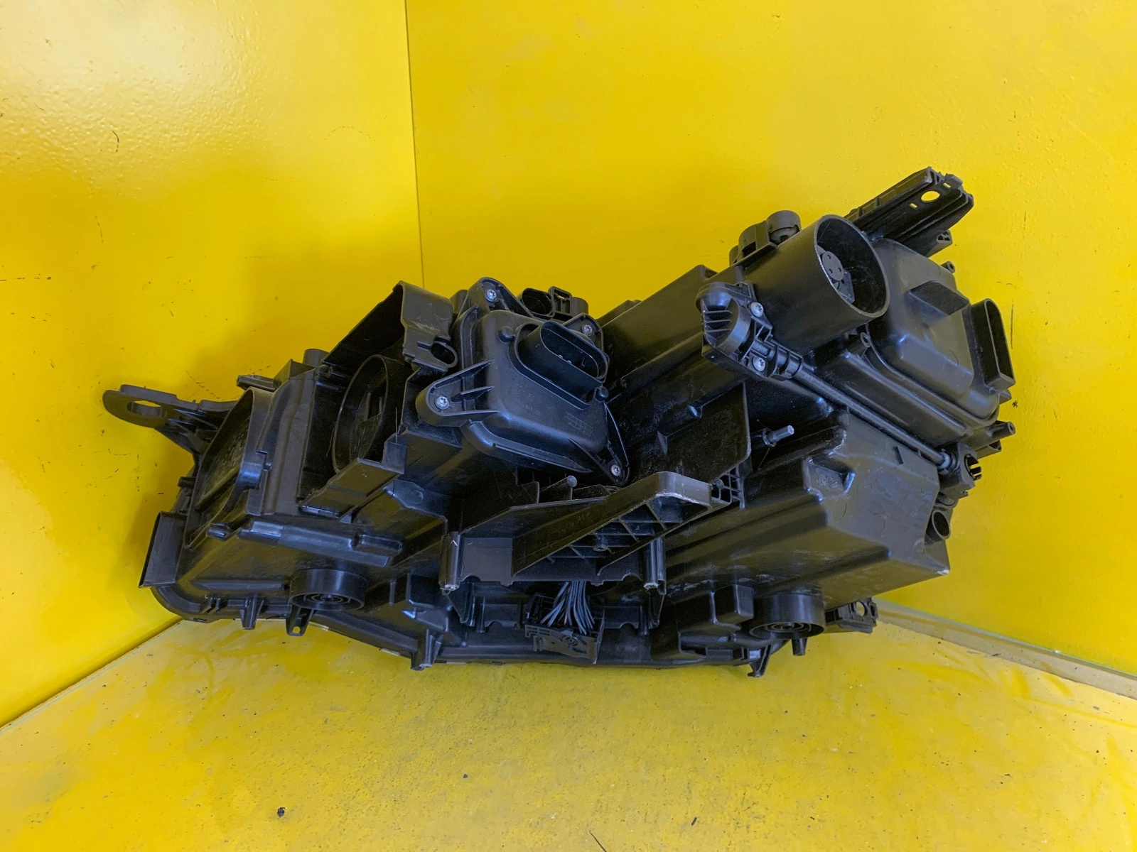 Reflektor Lampa Prawa VW Arteon Matrix 3G8941774 Full Led Autolamps 4 Reflektor Lampa Prawa VW Arteon Matrix 3G8941774 Full Led