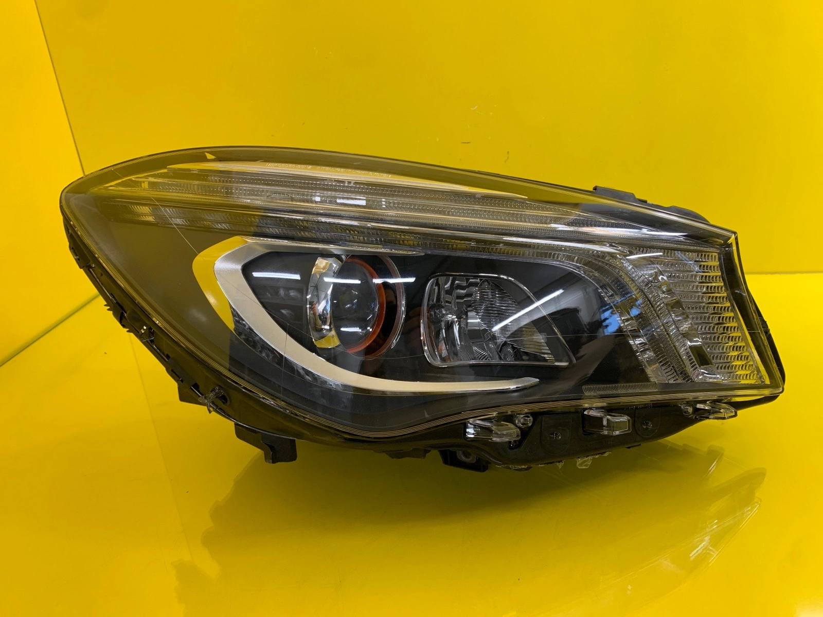 Reflektor Lampa Prawa Mercedes CLA W117 ILS A1179069400 Orange Autolamps Reflektor Lampa Prawa Mercedes CLA W117 ILS A1179069400 Orange