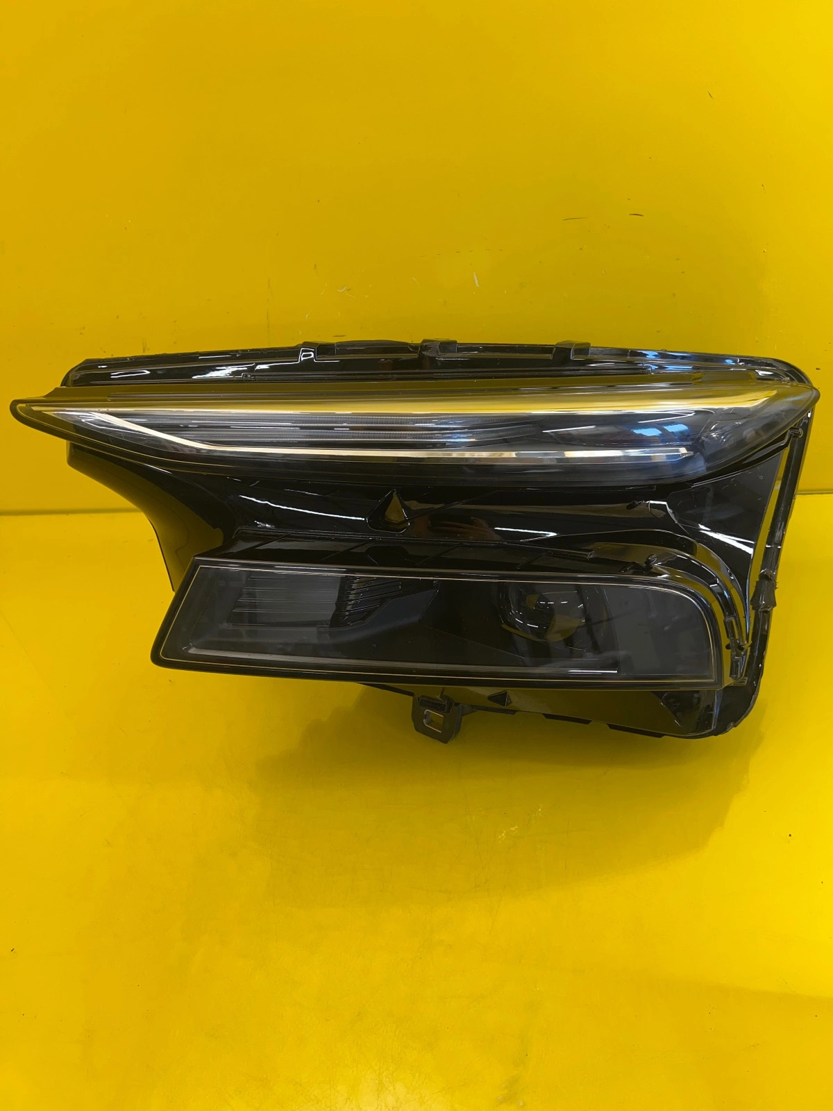 Reflektor Lampa Lewa Audi A6 E-Tron Full Led 85E941033 Autolamps Reflektor Lampa Lewa Audi A6 E-Tron Full Led 85E941033