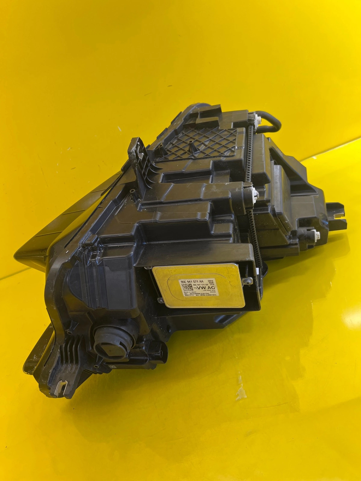 Reflektor Lampa Lewa Audi A6 E-Tron Full Led 85E941033 Autolamps 6 Reflektor Lampa Lewa Audi A6 E-Tron Full Led 85E941033