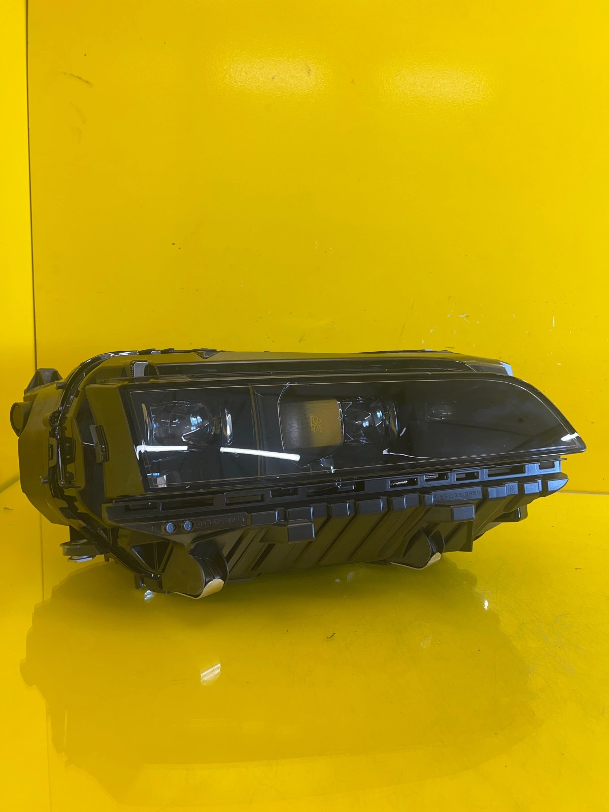 Reflektor Lampa Prawa Rolls-Royce Spectre 5A79534-01 5A16546 Autolamps 2 Reflektor Lampa Prawa Rolls-Royce Spectre 5A79534-01 5A16546