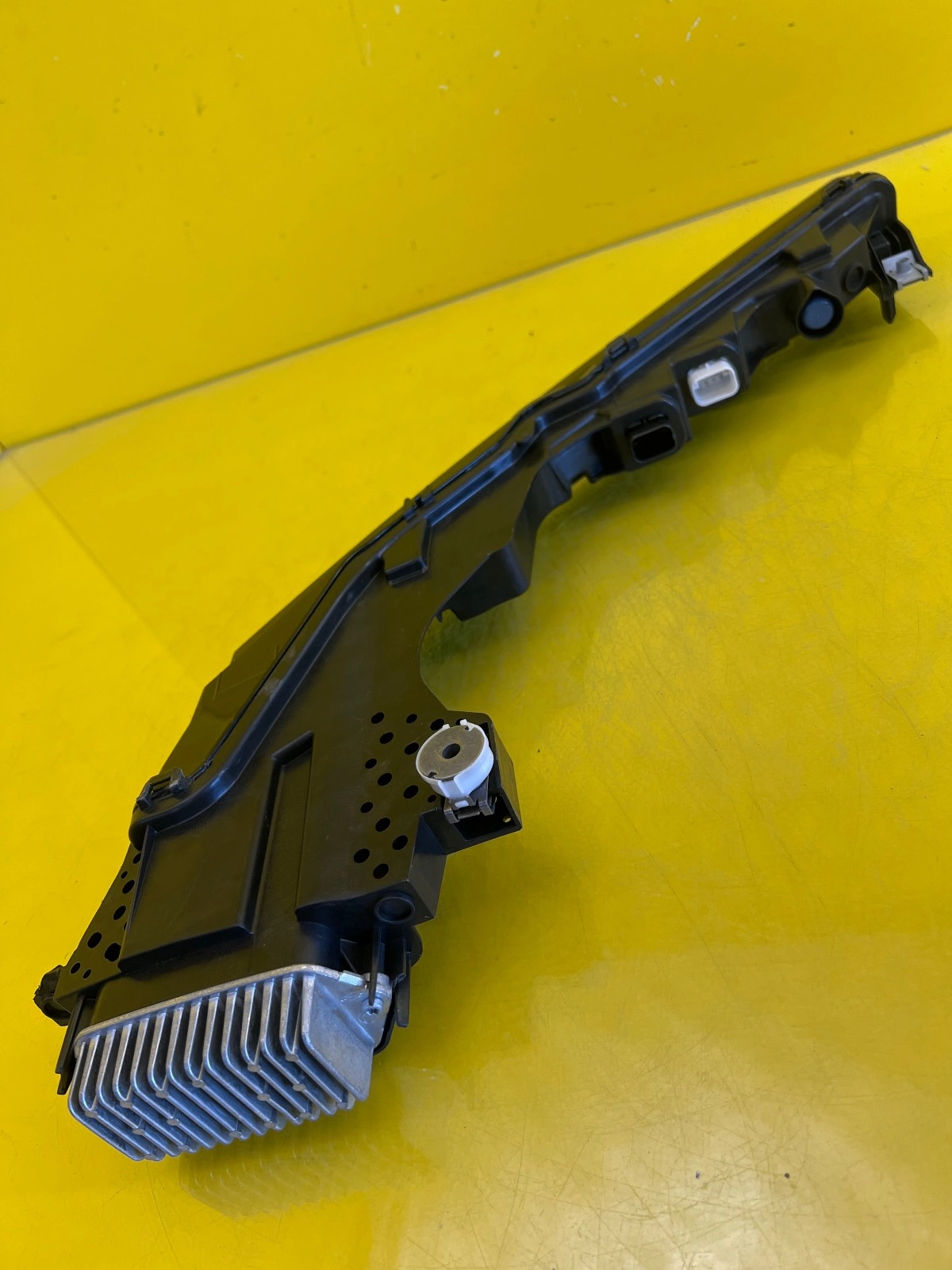 Reflektor Lampa Prawa Rolls-Royce Spectre 5A79534-01 5A16546 Autolamps 9 Reflektor Lampa Prawa Rolls-Royce Spectre 5A79534-01 5A16546