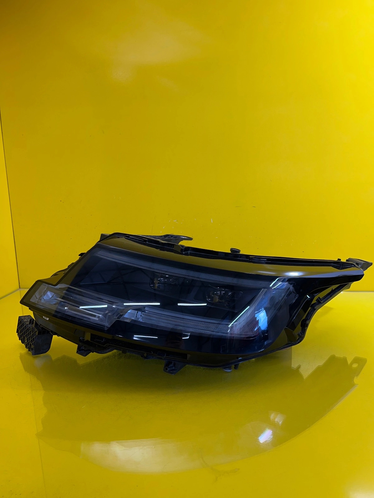 Reflektor Lampa Lewa Range Rover L460 Full Led M8E2-13W030-AC Autolamps Reflektor Lampa Lewa Range Rover L460 Full Led M8E2-13W030-AC