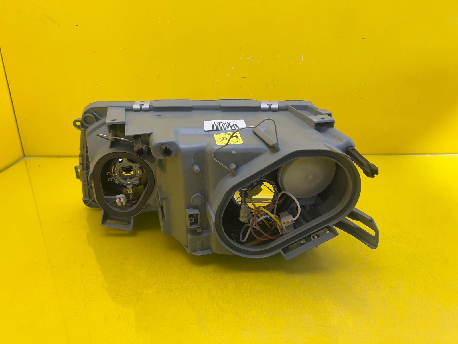 Reflektor Lampa Prawa Mercedes W126 79-91 A1268209361 Autolamps 3 Reflektor Lampa Prawa Mercedes W126 79-91 A1268209361