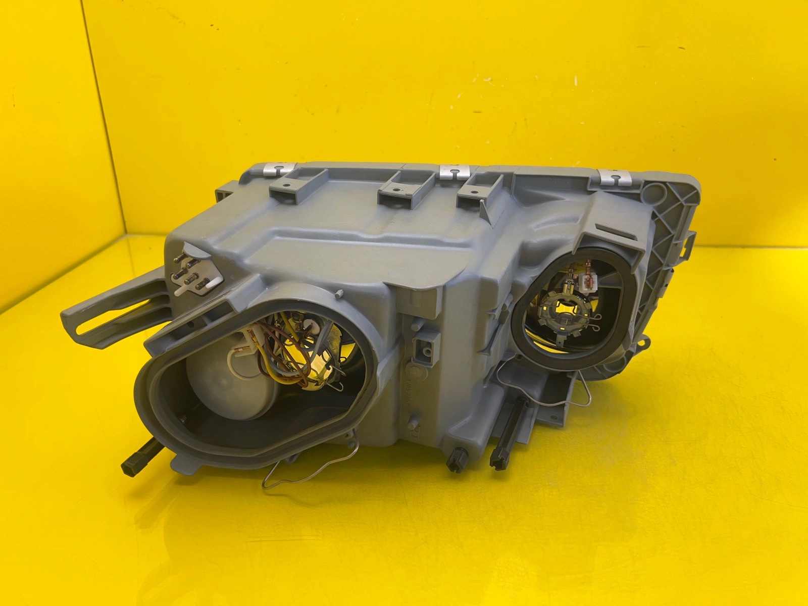 Reflektor Lampa Prawa Mercedes W126 79-91 A1268209361 Autolamps 4 Reflektor Lampa Prawa Mercedes W126 79-91 A1268209361