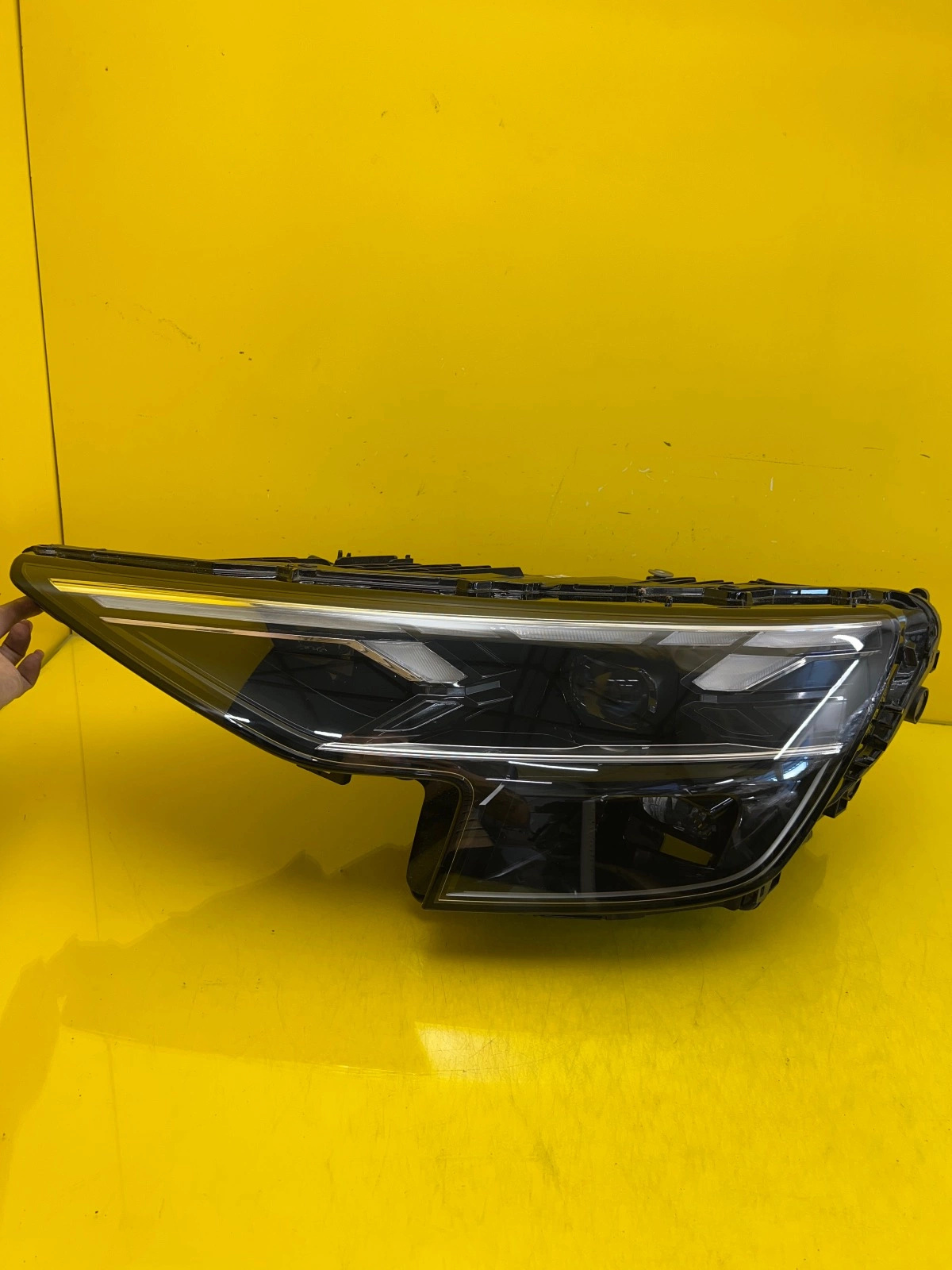 Reflektor Lampa Lewa Audi Q8 4M8 Lift Full Led Matrix 4M8941039 Autolamps Reflektor Lampa Lewa Audi Q8 4M8 Lift Full Led Matrix 4M8941039