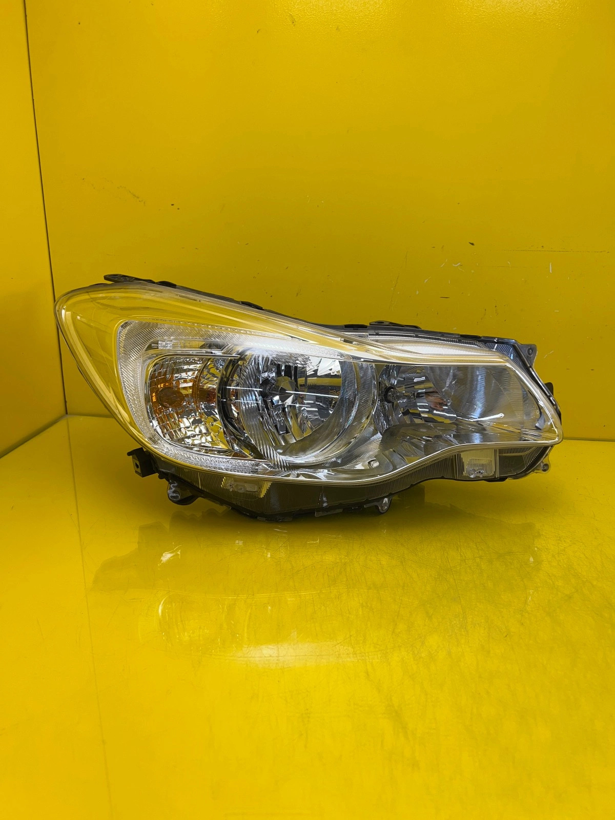 Reflektor Lampa Prawa Przednia Subaru Impreza XV 2011- Autolamps Reflektor Lampa Prawa Przednia Subaru Impreza XV 2011-