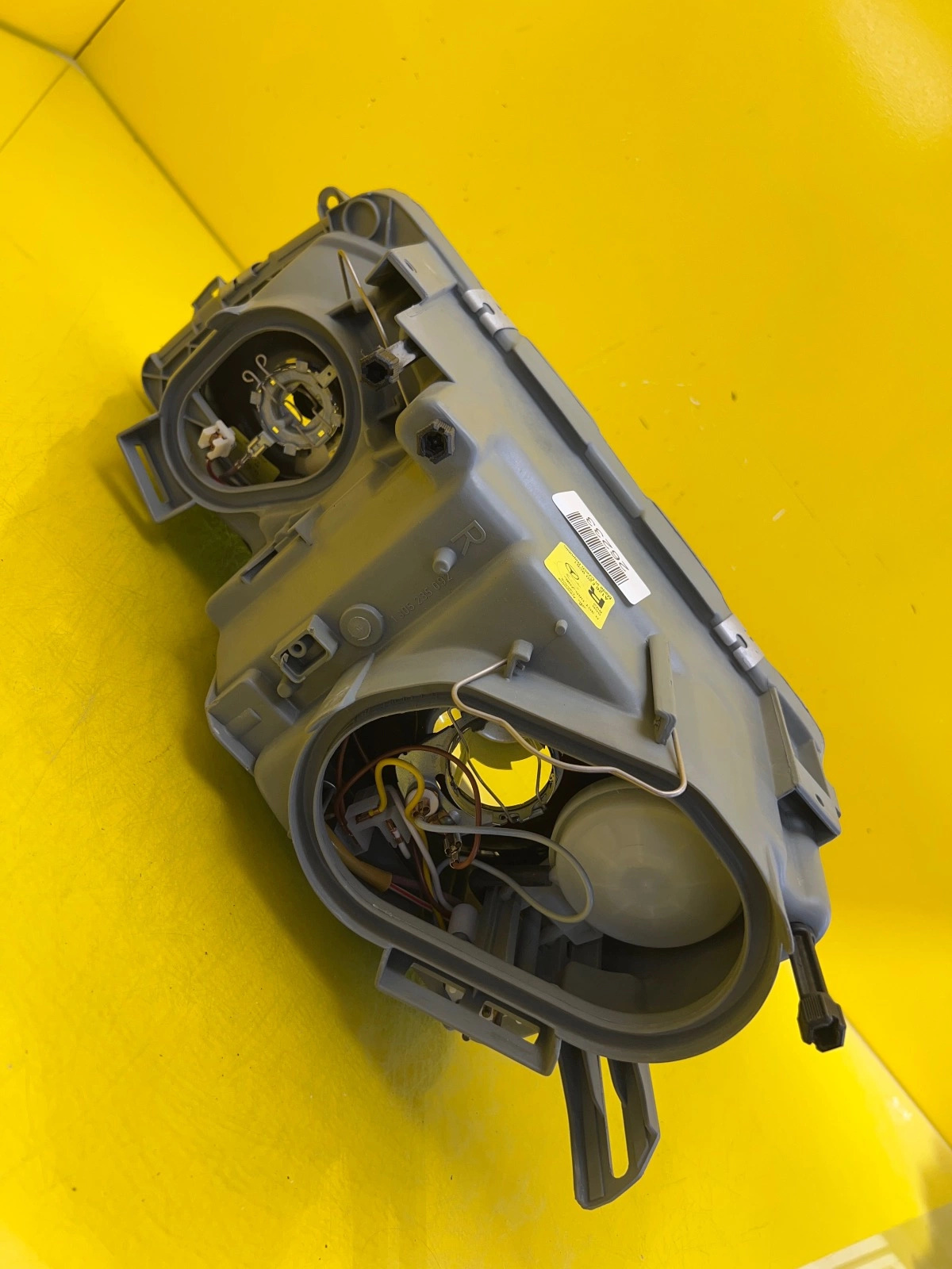 Reflektor Lampa Prawa Mercedes W126 79-91 A1268209361 Autolamps 3 Reflektor Lampa Prawa Mercedes W126 79-91 A1268209361