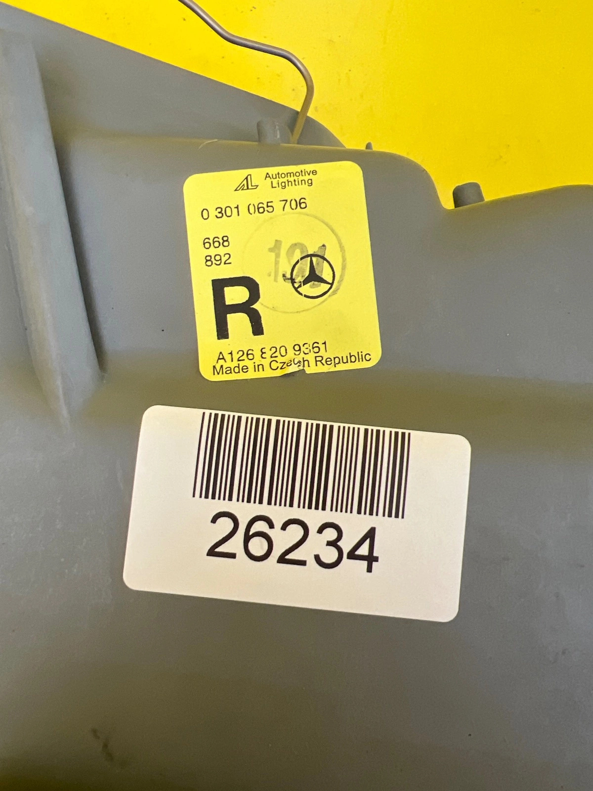 Reflektor Lampa Prawa Mercedes W126 79-91 A1268209361 Autolamps 2 Reflektor Lampa Prawa Mercedes W126 79-91 A1268209361