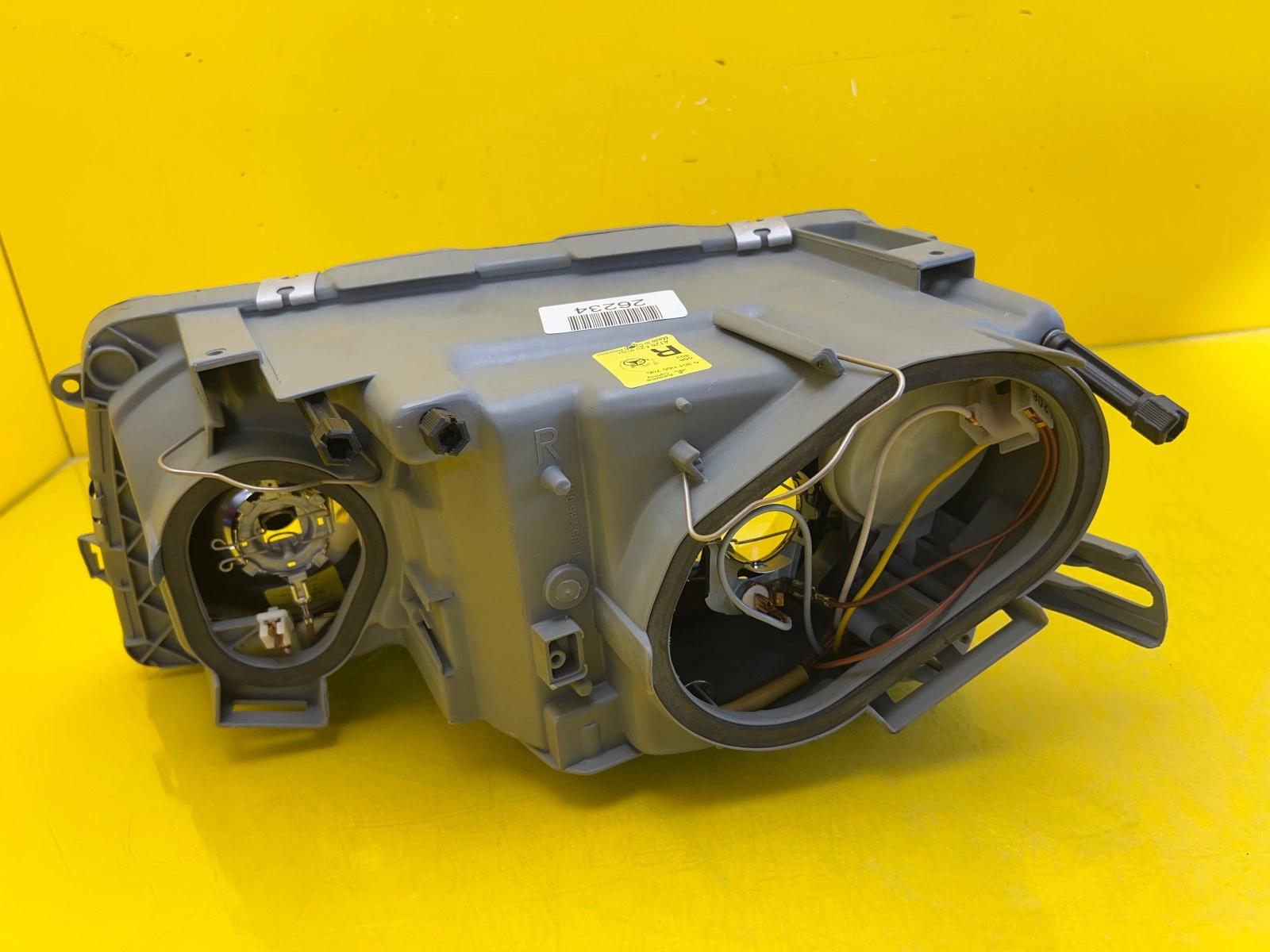 Reflektor Lampa Prawa Mercedes W126 79-91 A1268209361 Autolamps 3 Reflektor Lampa Prawa Mercedes W126 79-91 A1268209361