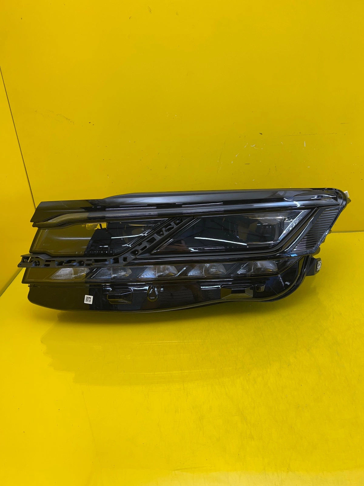 Reflektor Lampa Lewa VW Touareg III 3 19- Full Led 761941081A Autolamps Reflektor Lampa Lewa VW Touareg III 3 19- Full Led 761941081A