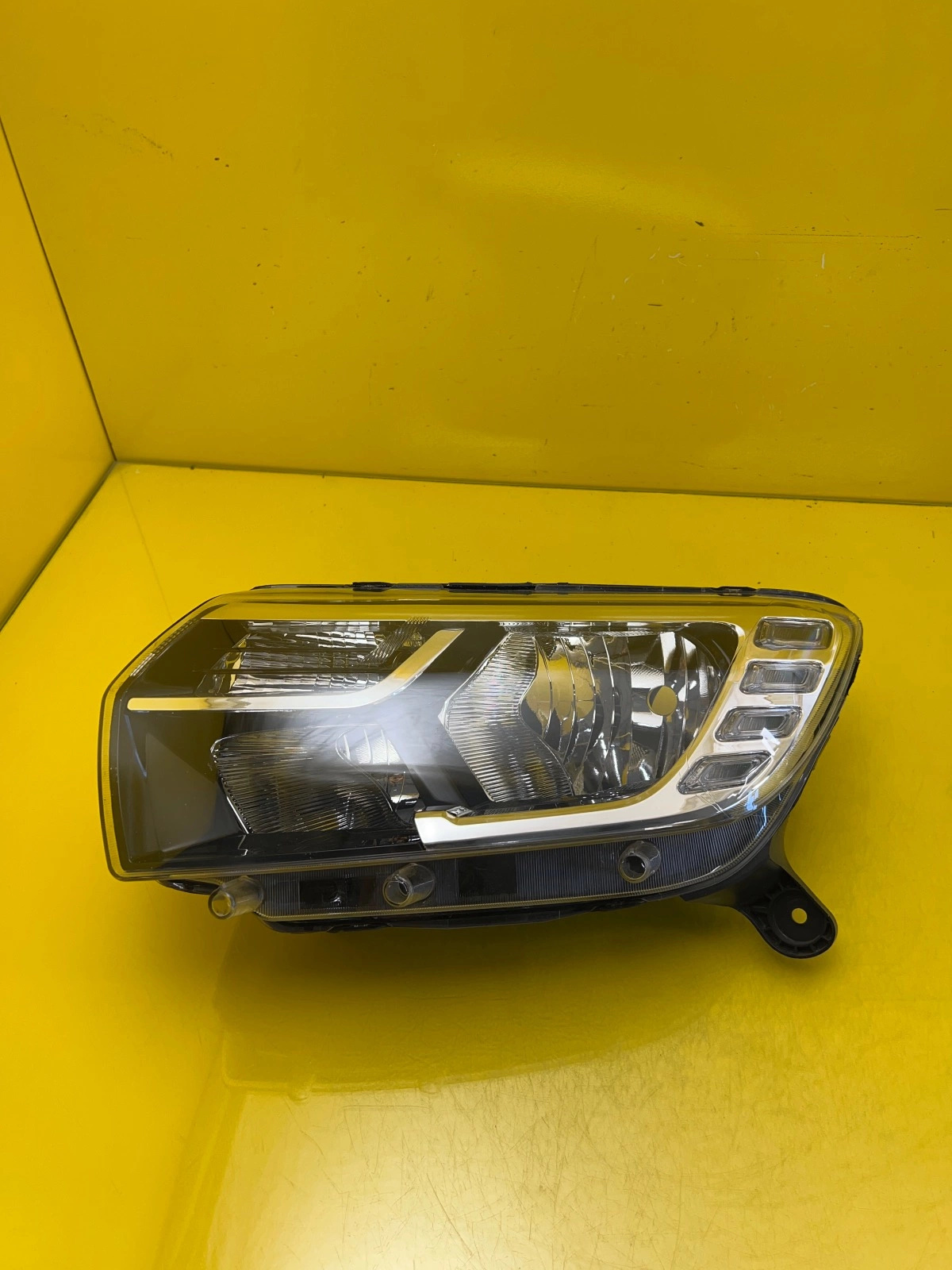 Reflektor Lampa Lewa Dacia Sandero 2 II Lift 16-20 Zwykła 260608143R Autolamps Reflektor Lampa Lewa Dacia Sandero 2 II Lift 16-20 Zwykła 260608143R