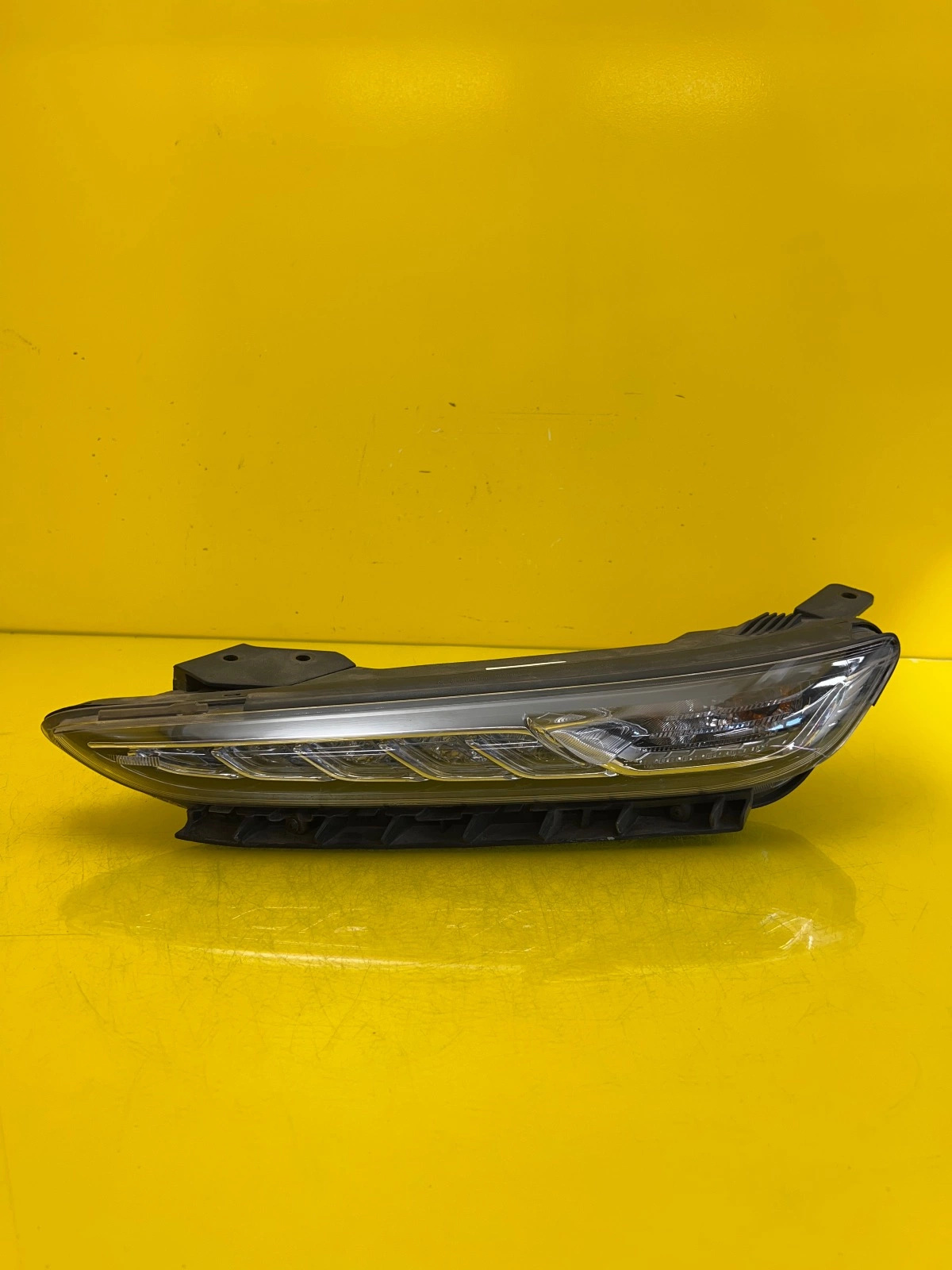 Reflektor Lampa Lewa Przednia Hyundai Kona 17-20 Górna Led Autolamps Reflektor Lampa Lewa Przednia Hyundai Kona 17-20 Górna Led