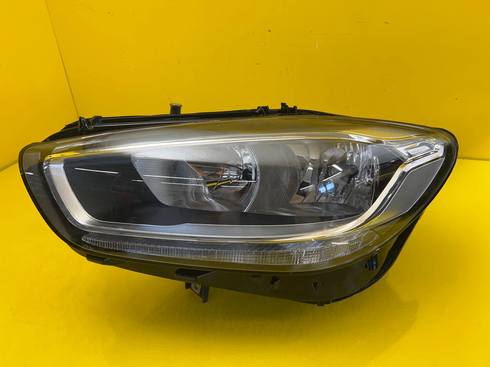 Reflektor Lampa prawa Mercedes Citan II W420 Zwykła H7 z LED A4209060000 Autolamps Reflektor Lampa prawa Mercedes Citan II W420 Zwykła H7 z LED A4209060000