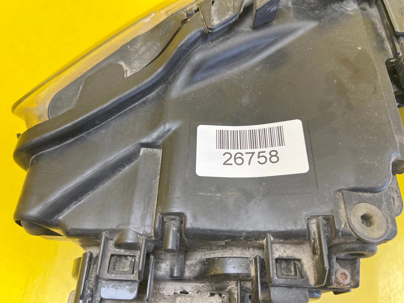 Reflektor Lampa Lewa Audi A8 D3 Bi-Xenon Lift H7 4E0941003 nieskrętna Autolamps 2 Reflektor Lampa Lewa Audi A8 D3 Bi-Xenon Lift H7 4E0941003 nieskrętna